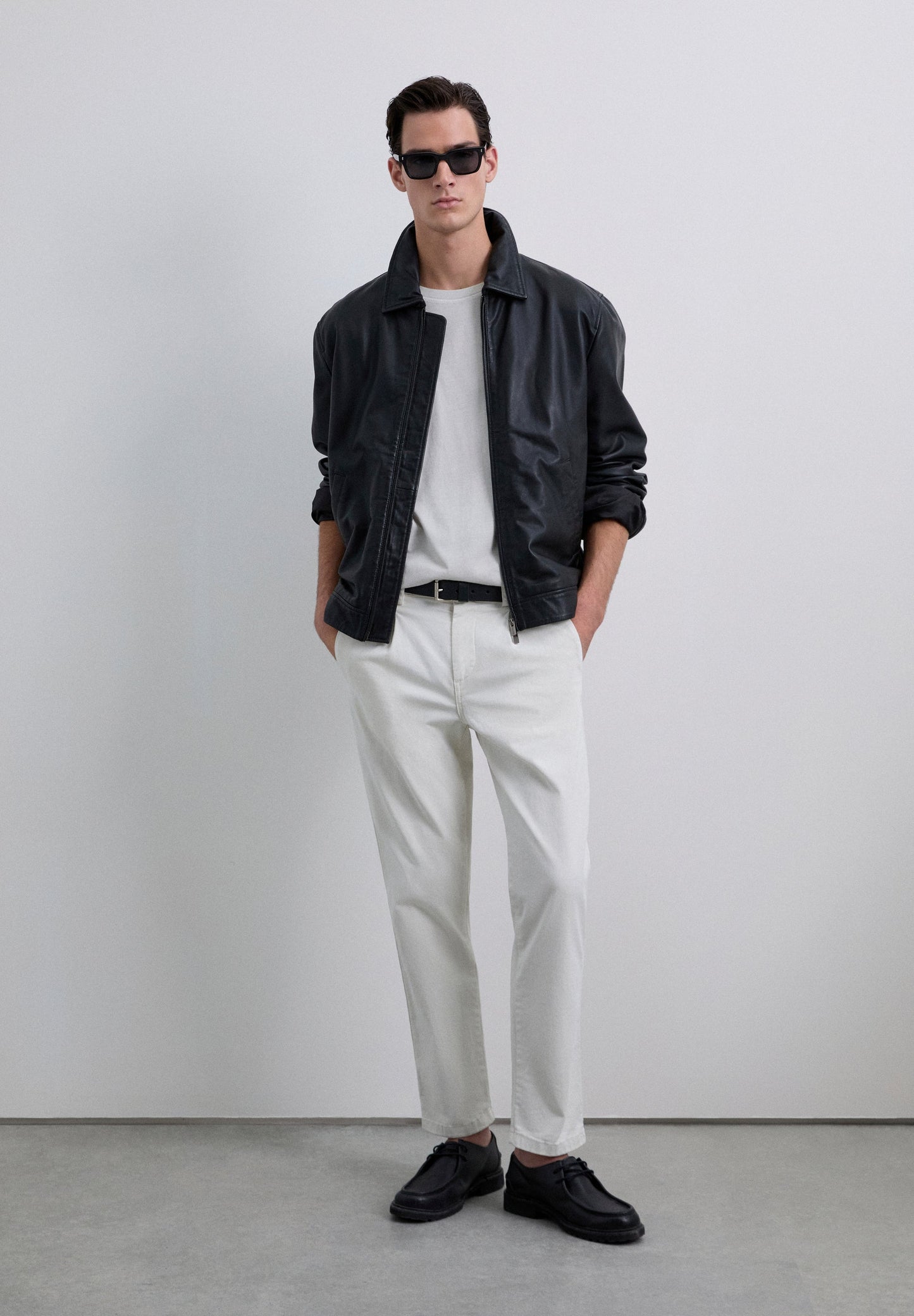 T-SHIRT WITH MATCHING EMBROIDERED SKULL