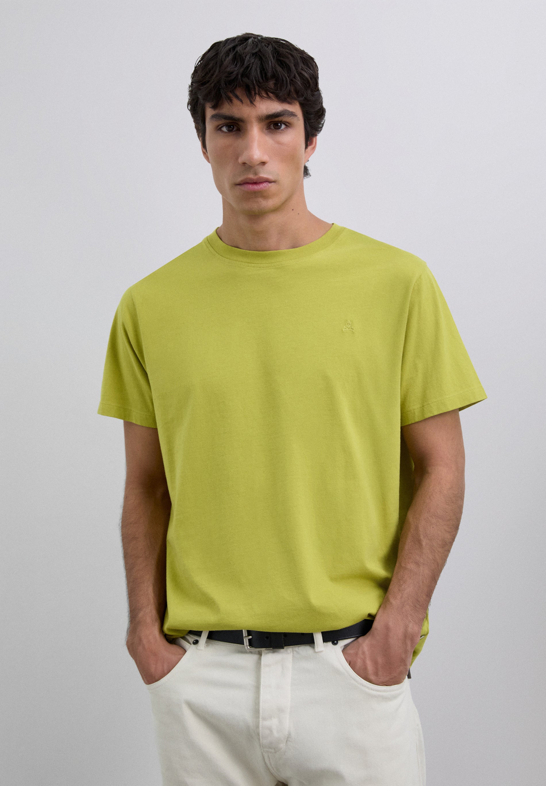 EMBROIDERED SKULL T-SHIRT