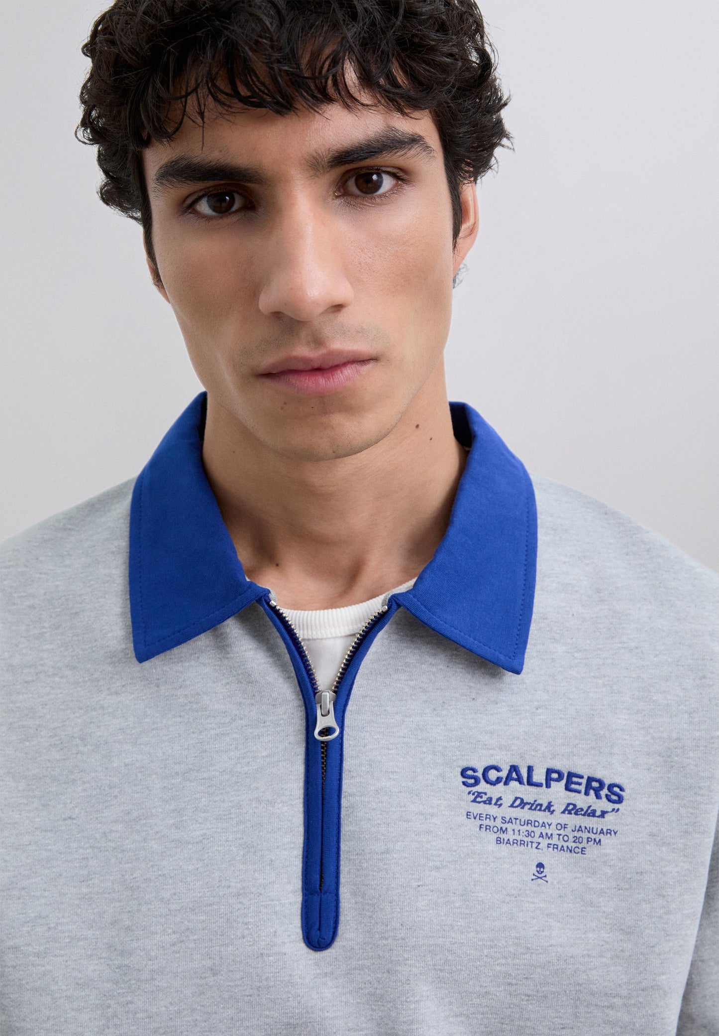 EMBROIDERED SWEATSHIRT WITH ZIP