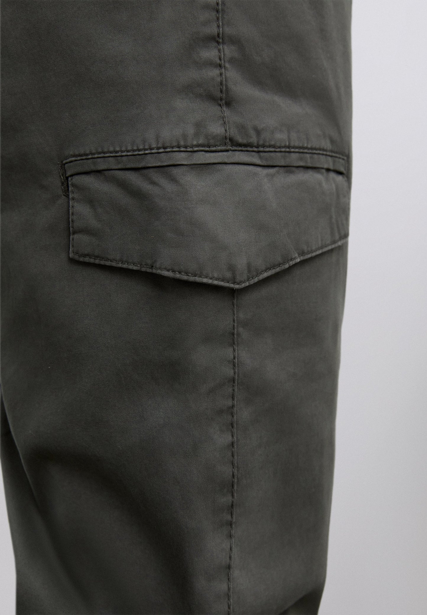 SLIM FIT CARGO TROUSERS