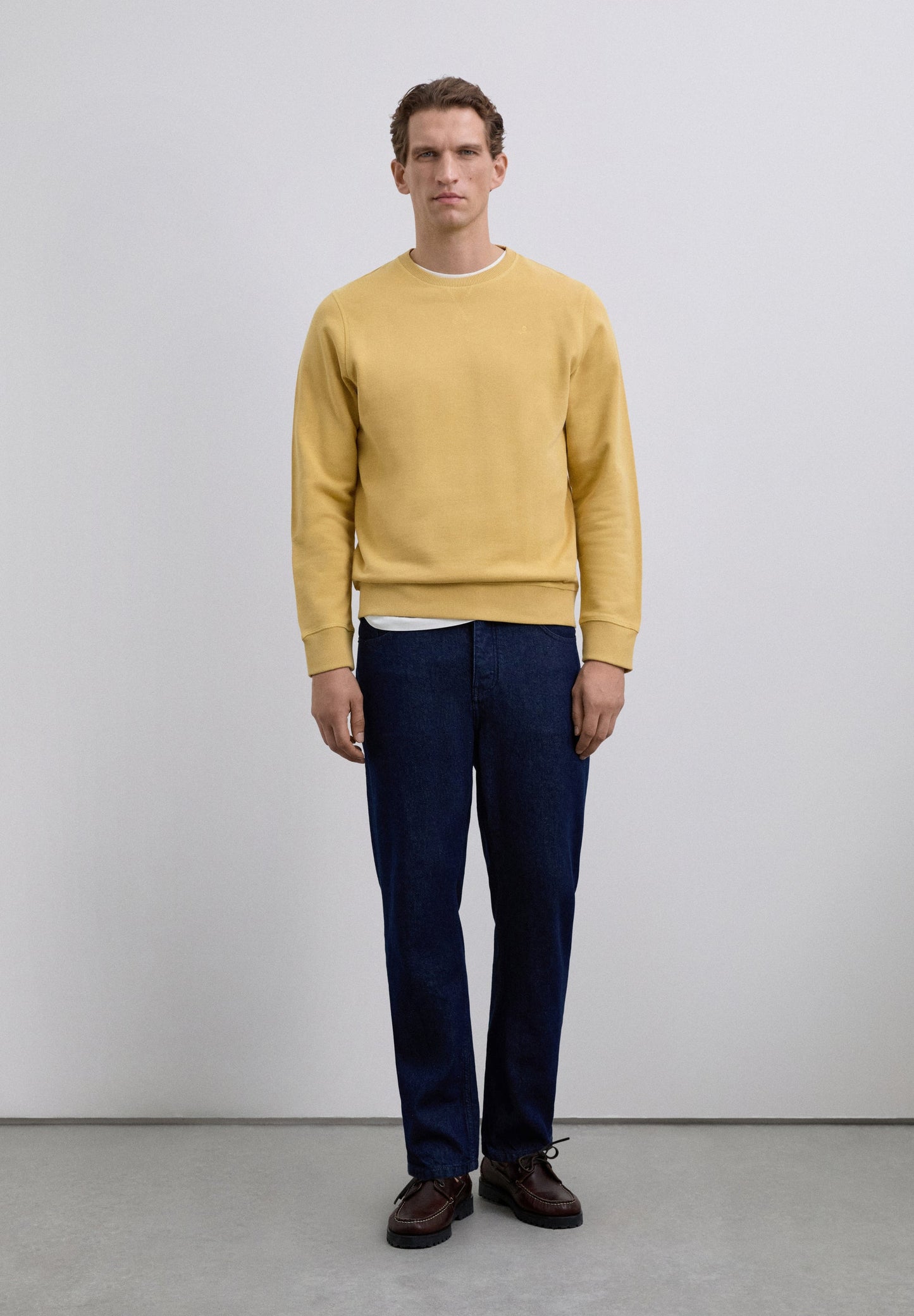 SWEATSHIRT WITH EMBROIDERED SKULL