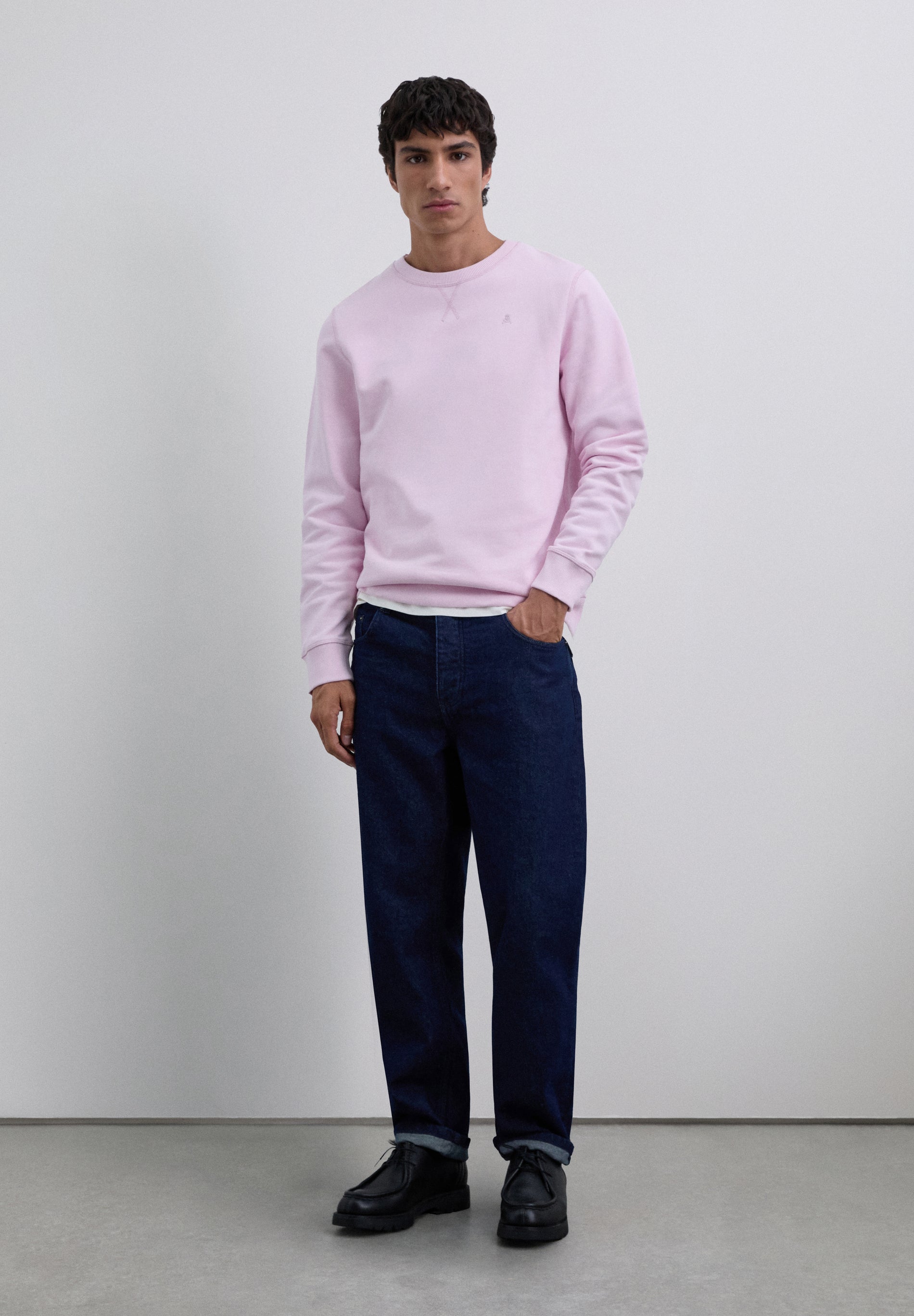 SWEATSHIRT WITH EMBROIDERED SKULL