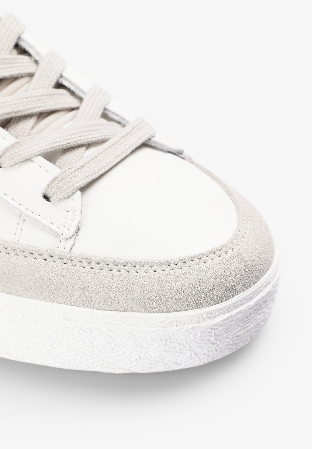 SNEAKERS PIEL CALAVERA - Scalpers