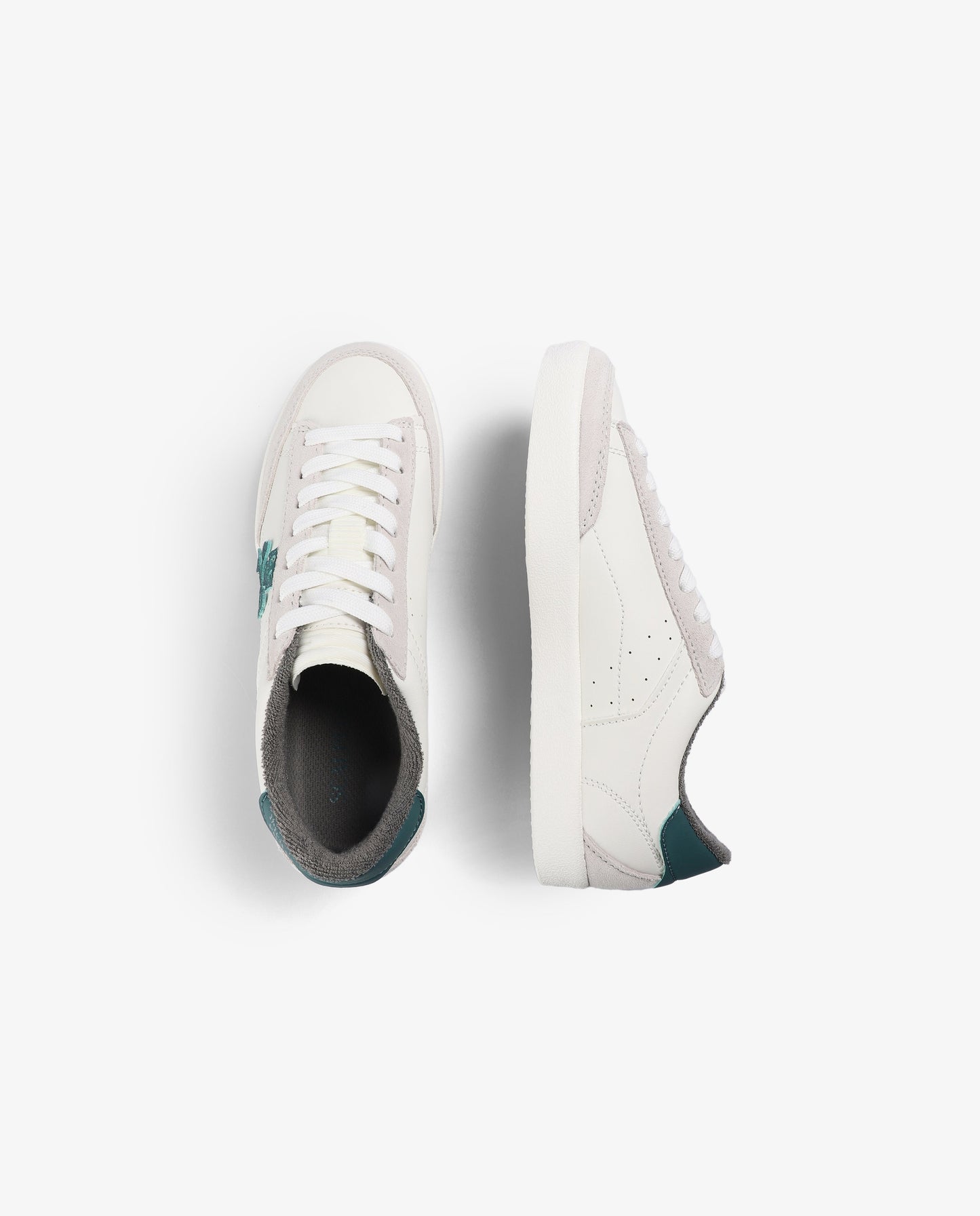 SNEAKERS WITH CONTRAST SKULL