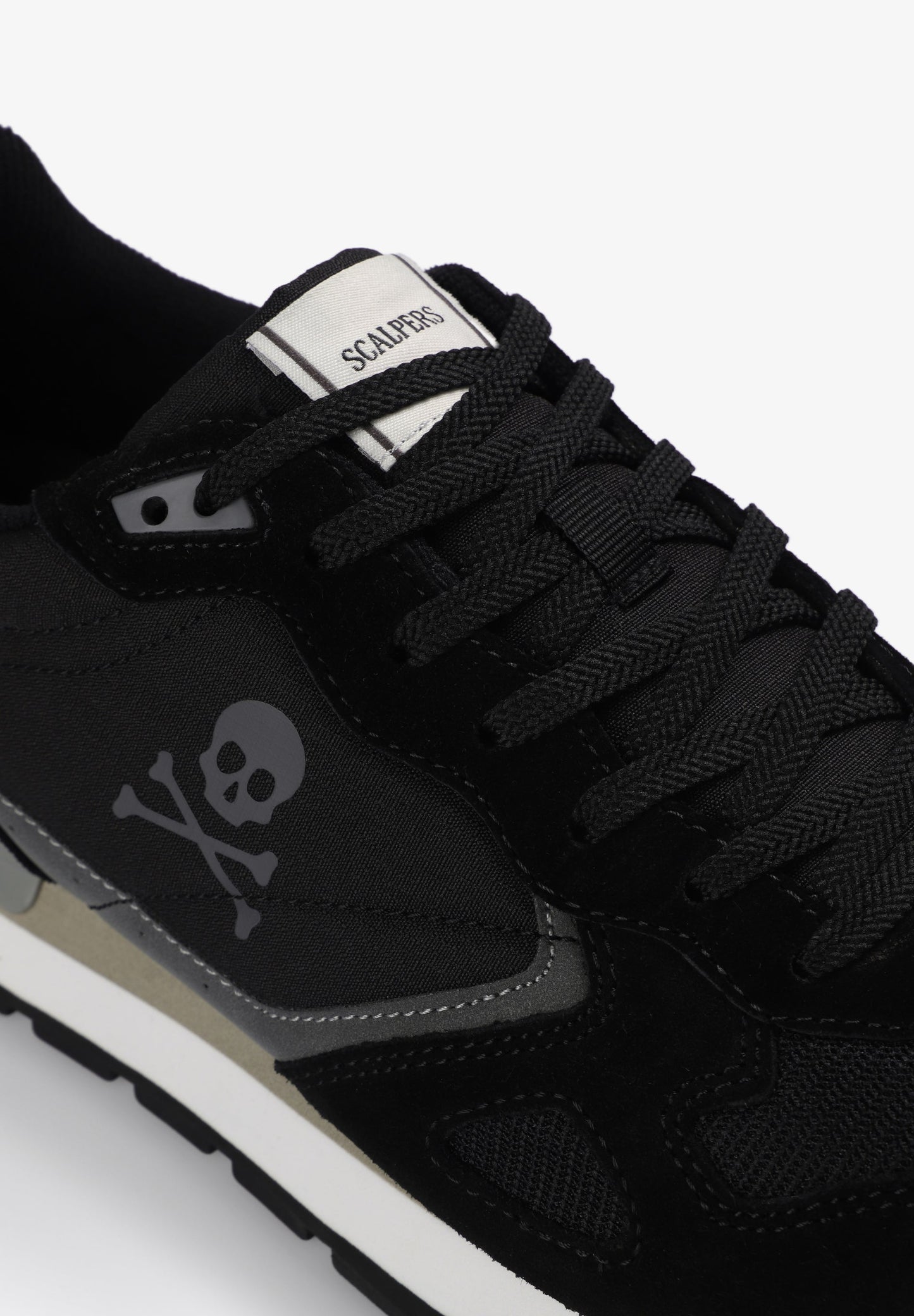 LEATHER SKULL SNEAKERS