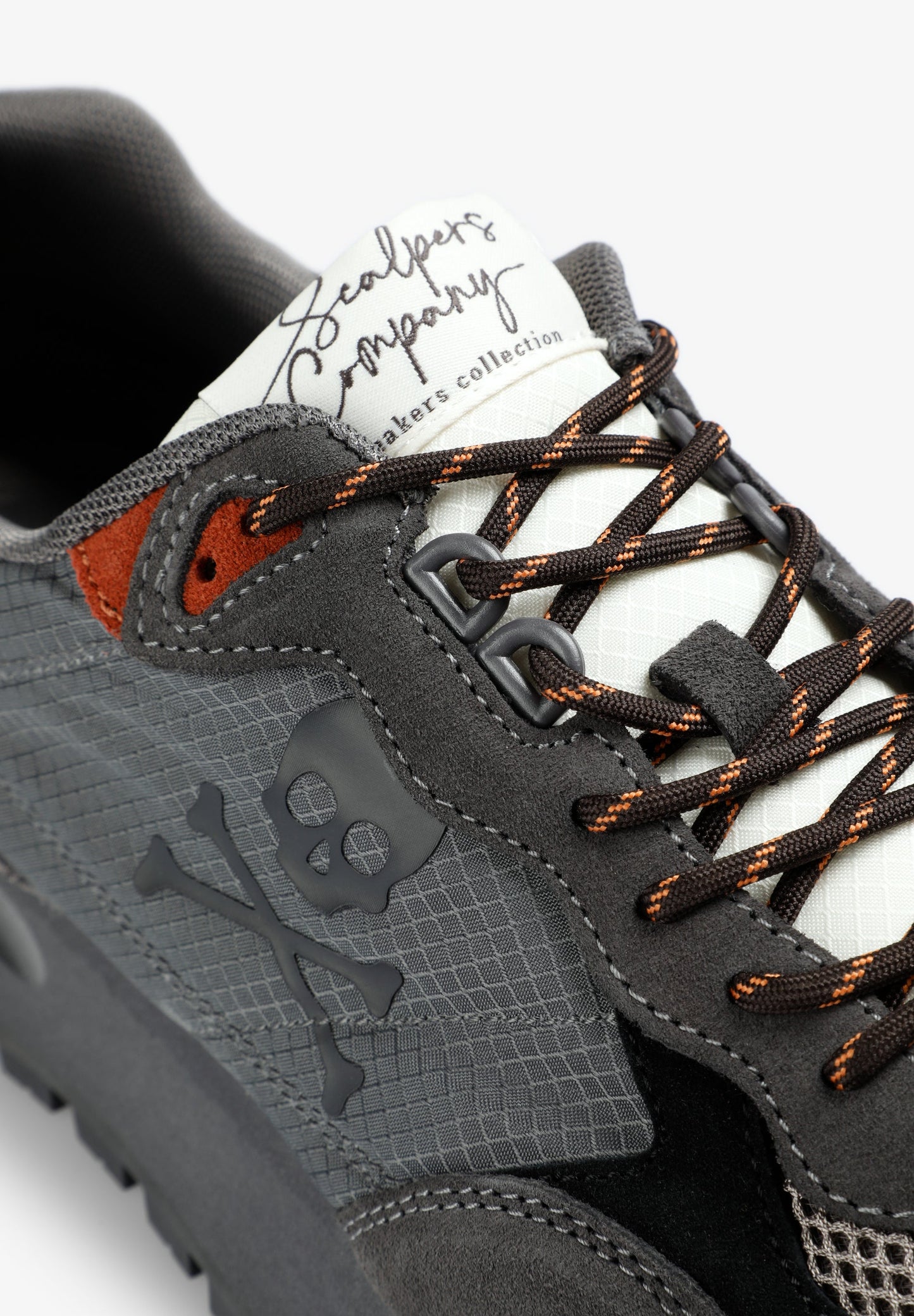 SNEAKERS WITH SIDE SKULL