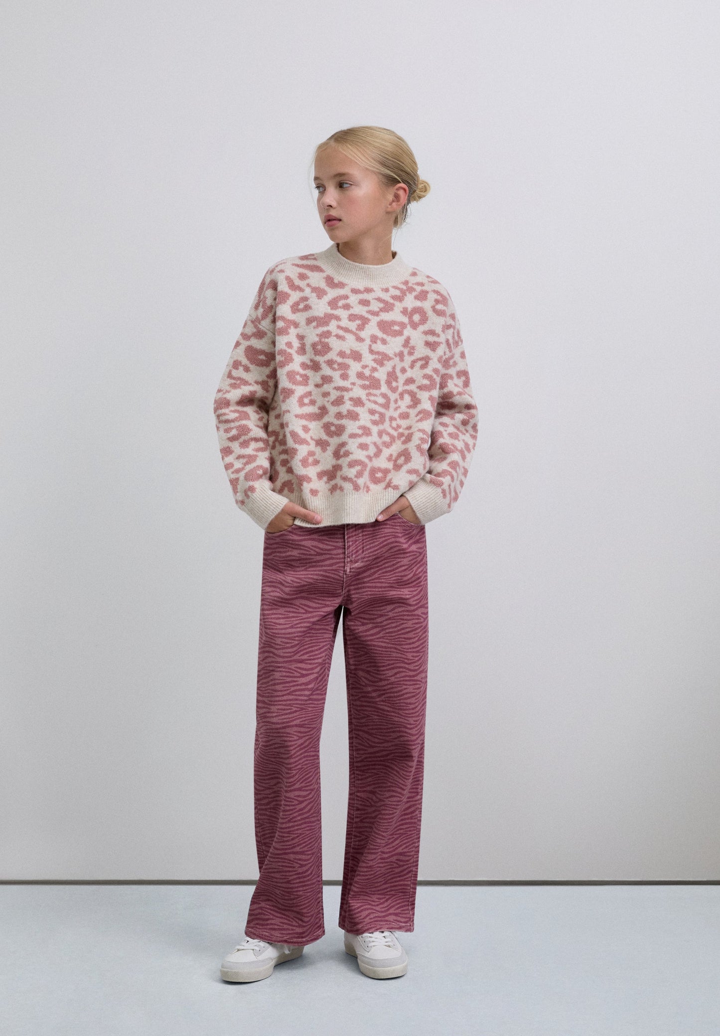 ANIMAL PRINT KNIT SWEATER