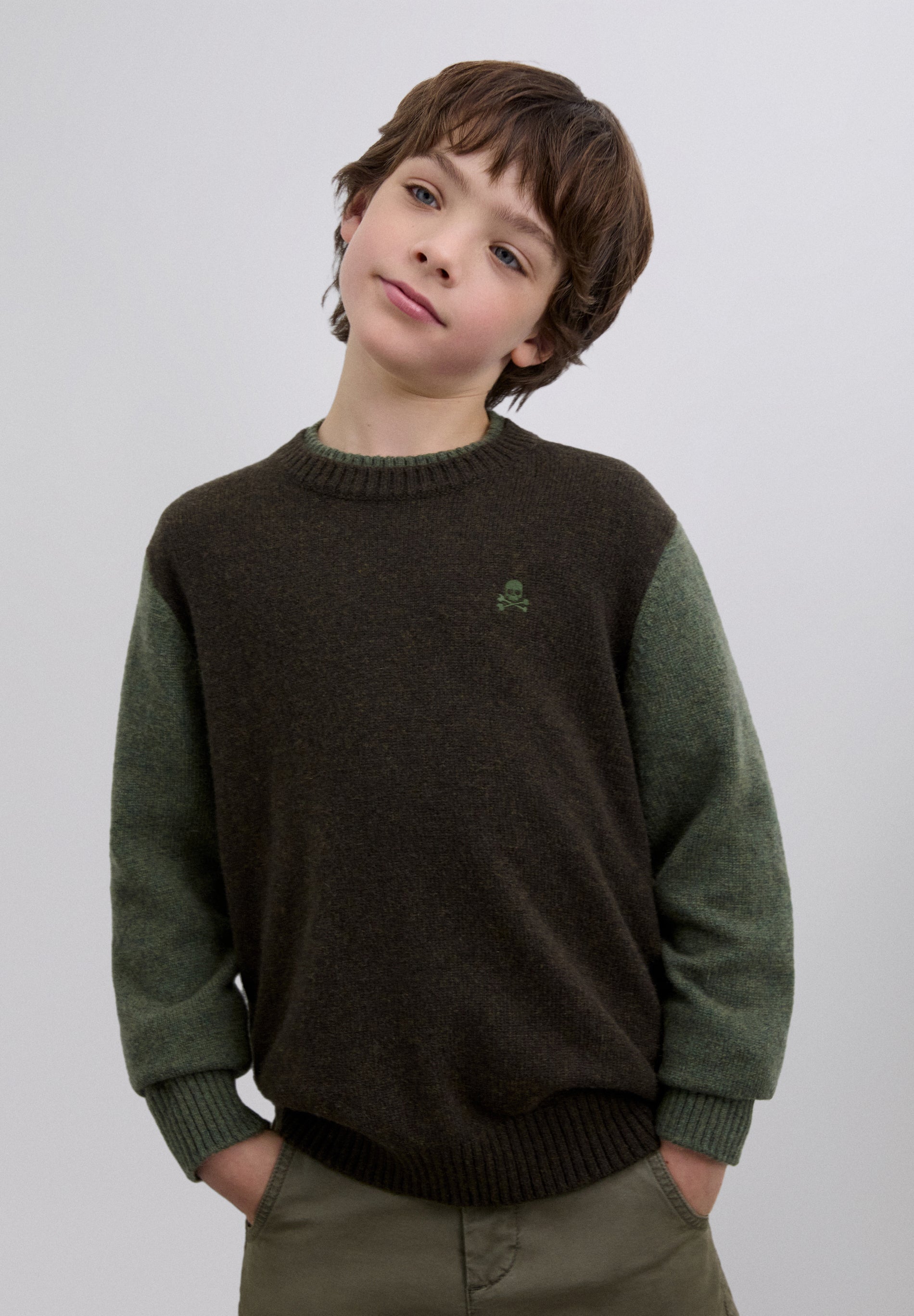 CONTRAST KNIT SWEATER