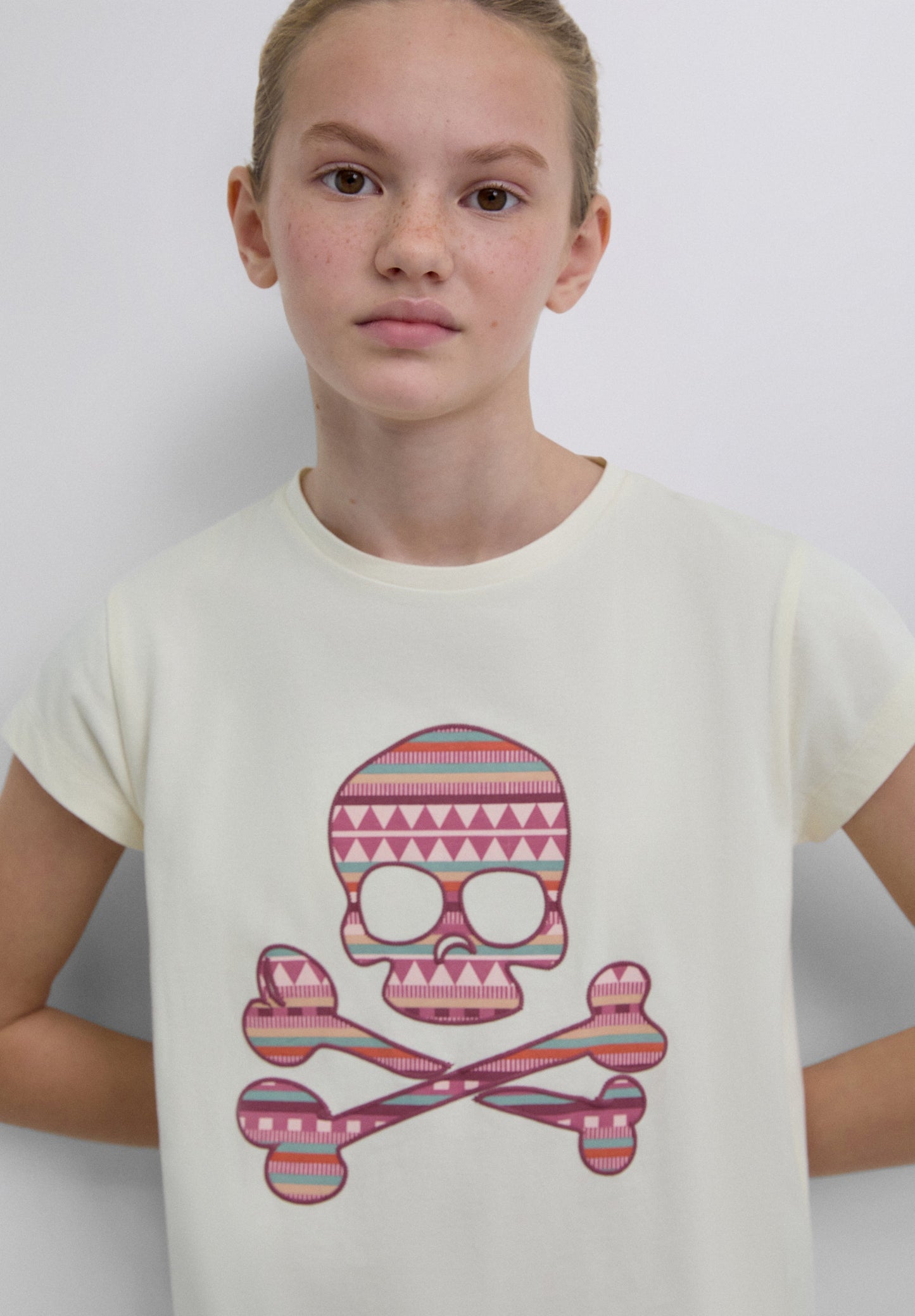 T-SHIRT WITH SKULL PRINT