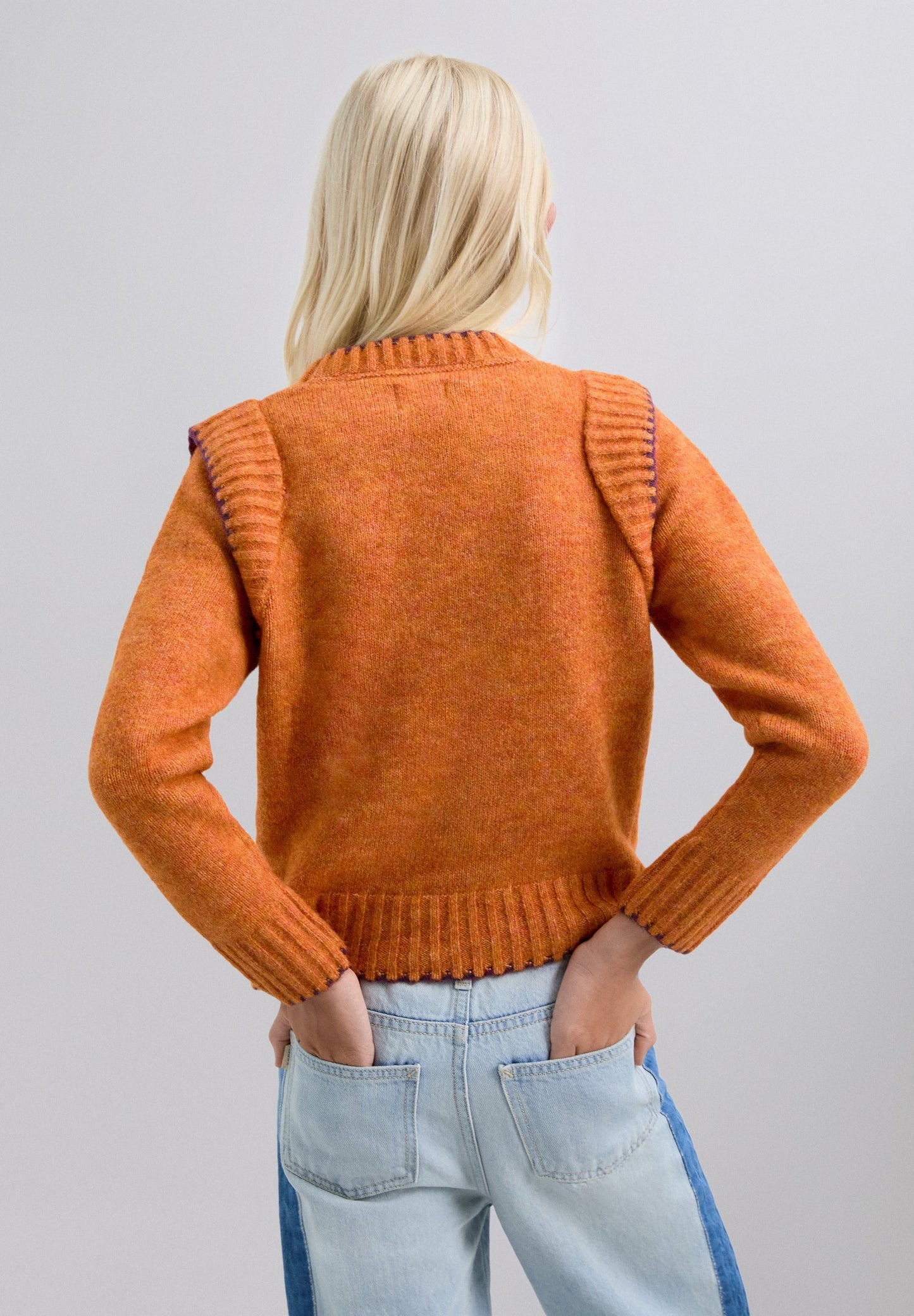 CONTRAST KNIT SWEATER