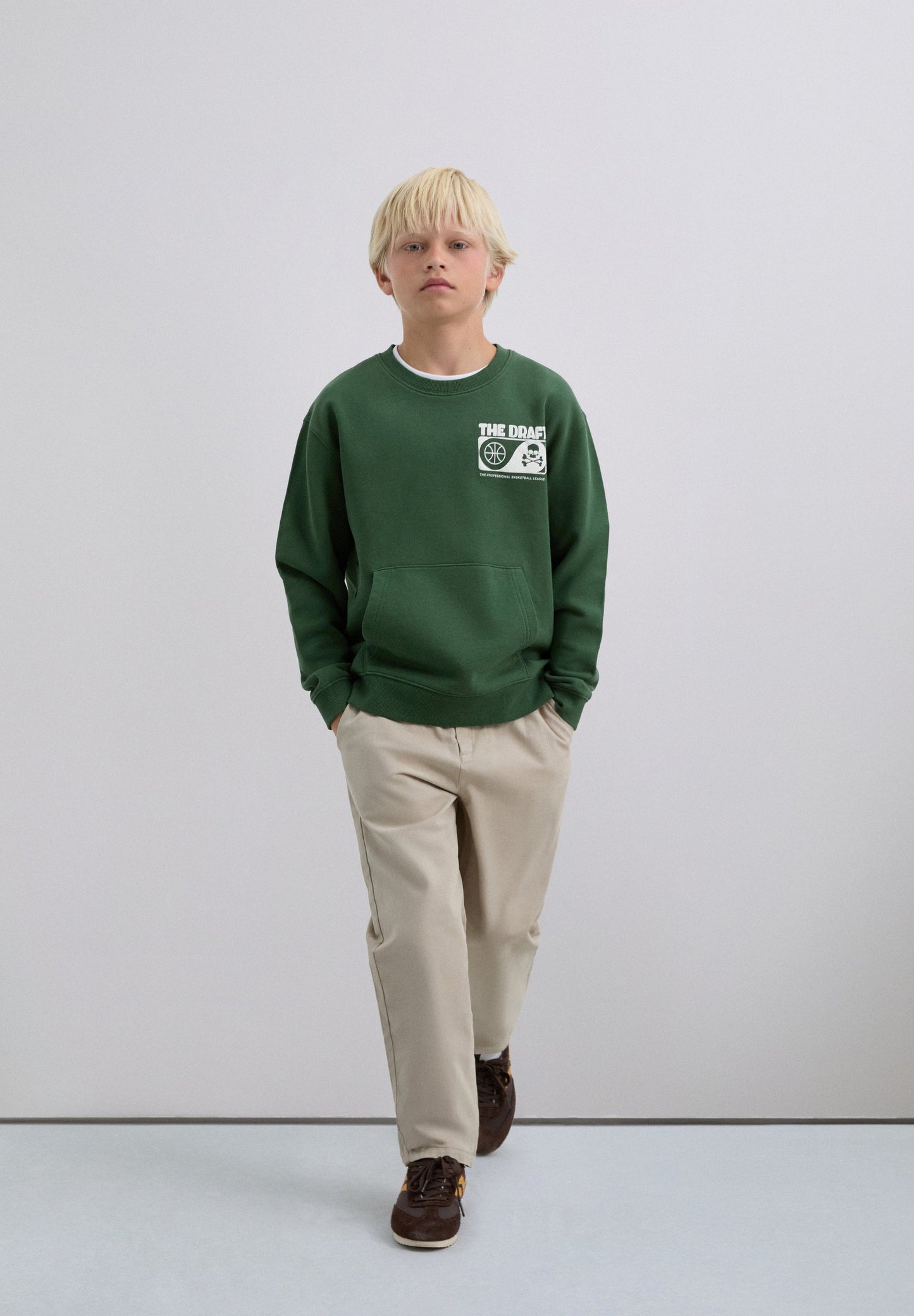 BASKETBALL PRINT SWEATSHIRT