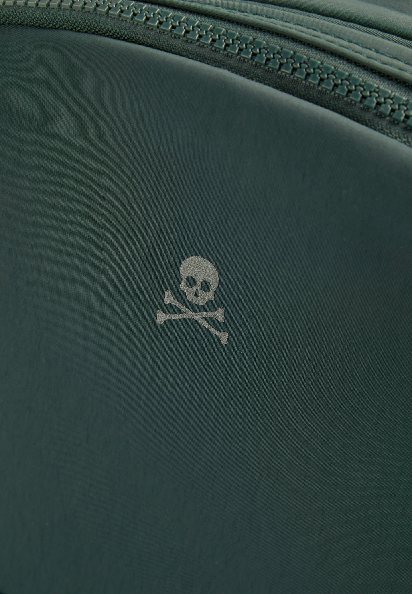 TECHNICAL BACKPACK WITH SKULL