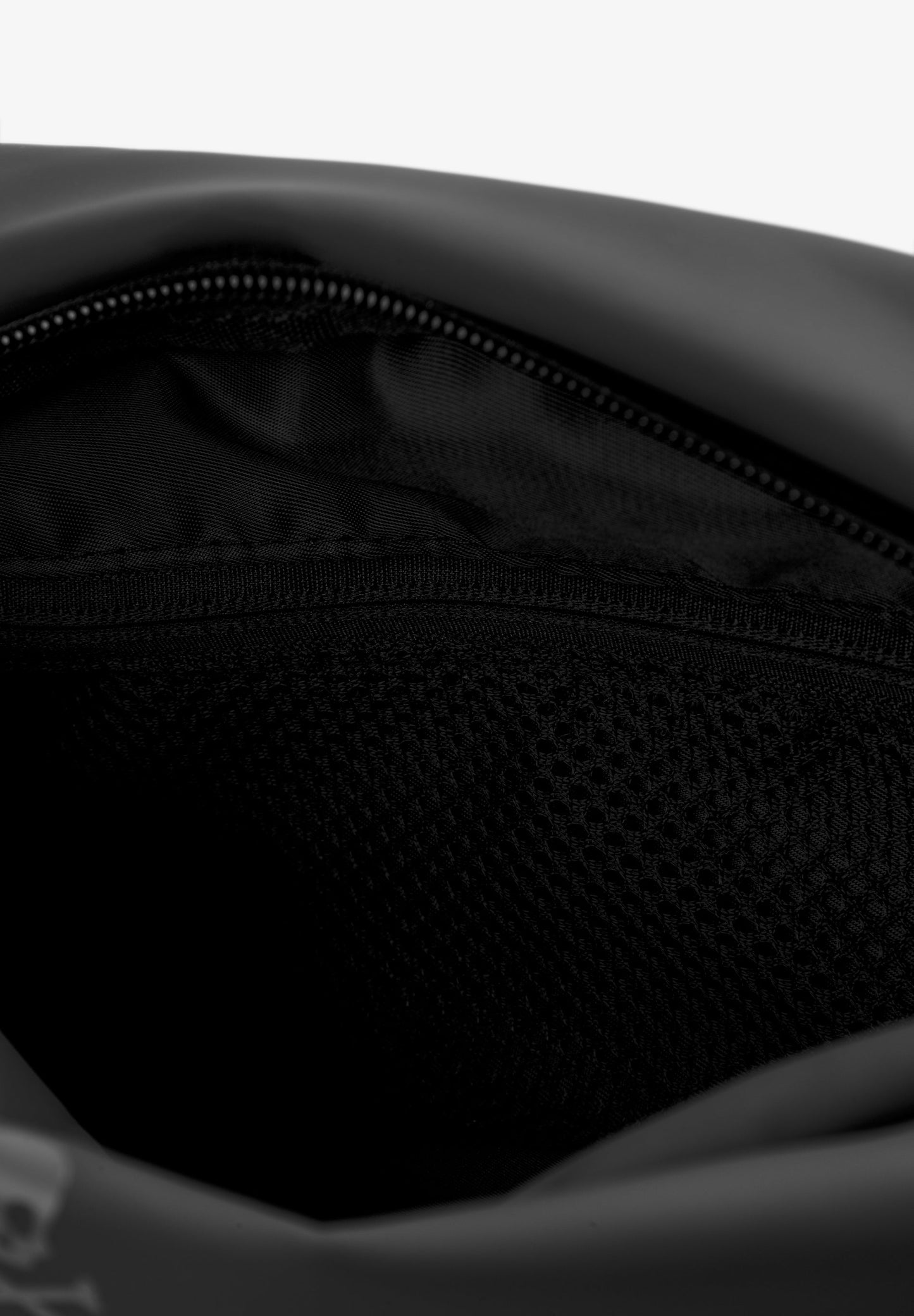 REFLECTIVE LOGO TOILETRY BAG