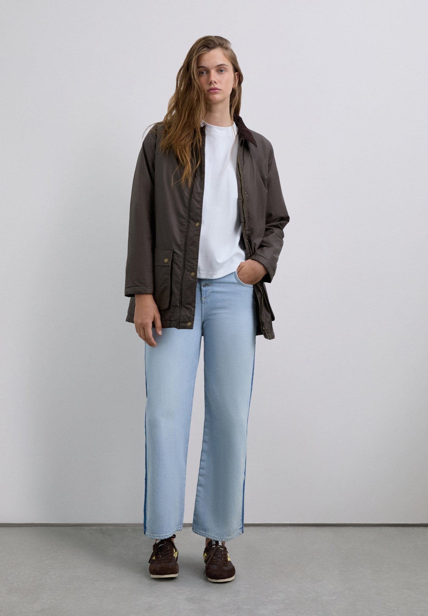 CONTRAST COLLAR JACKET