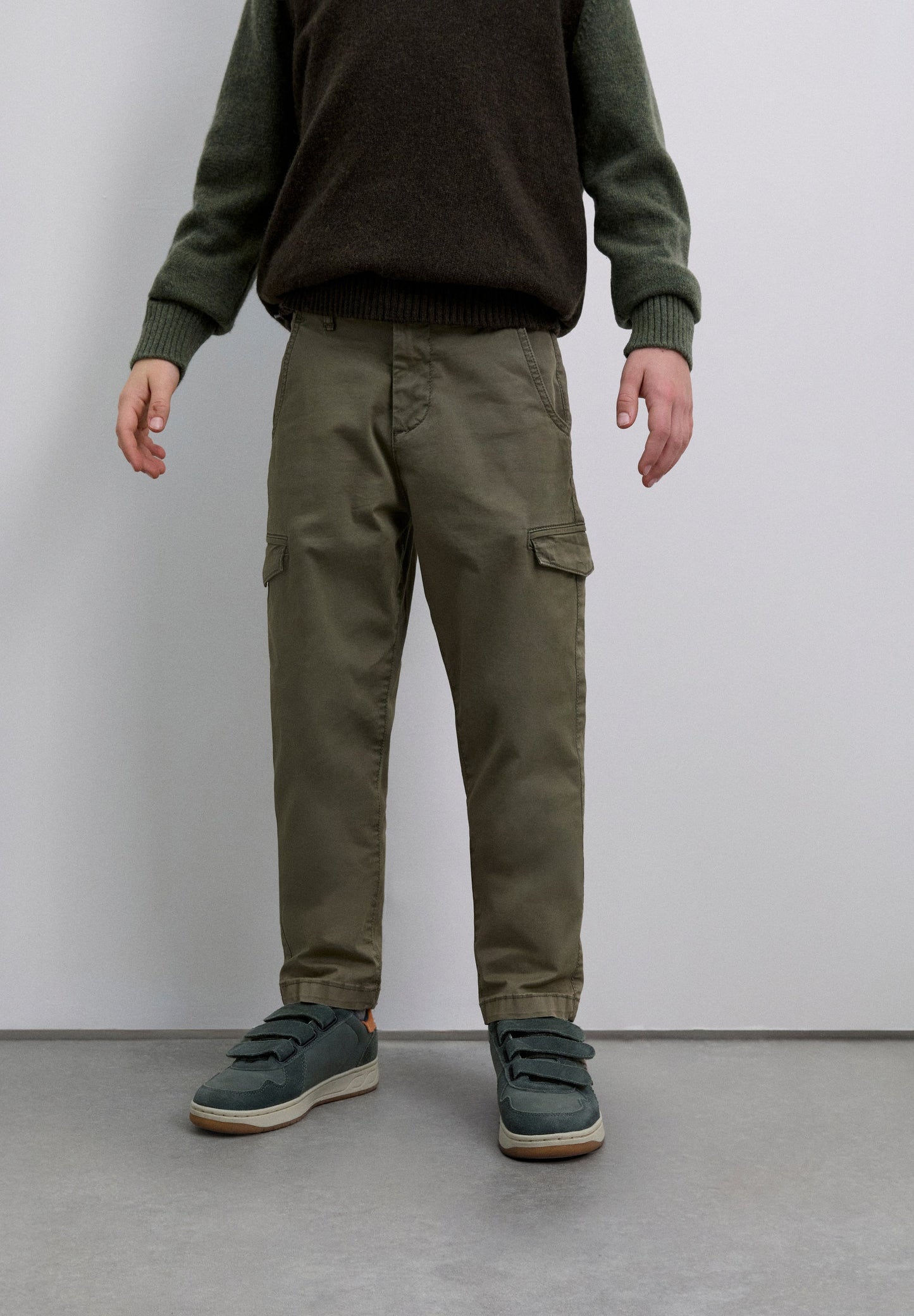 REGULAR FIT CARGO TROUSERS