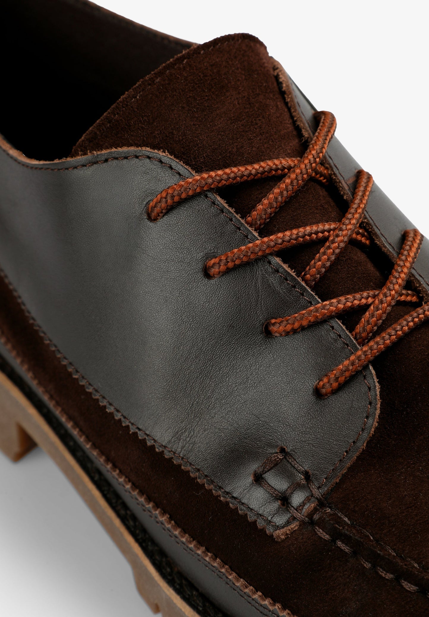 LEATHER SHOES WITH TRACK SOLES