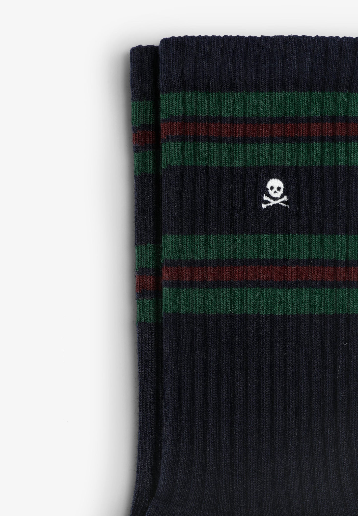 CONTRAST SKULL SOCKS