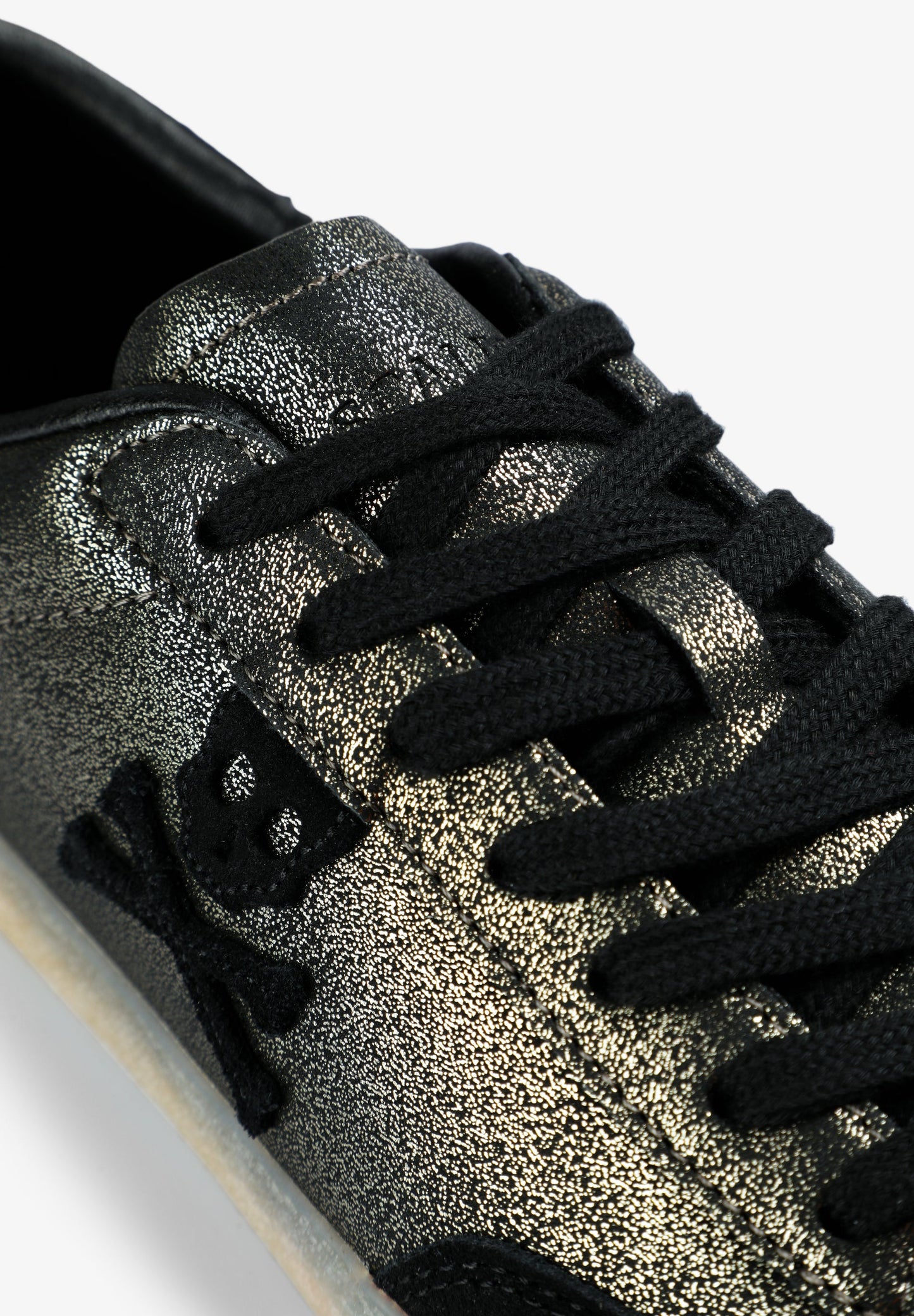 SNEAKERS WITH SIDE SKULL