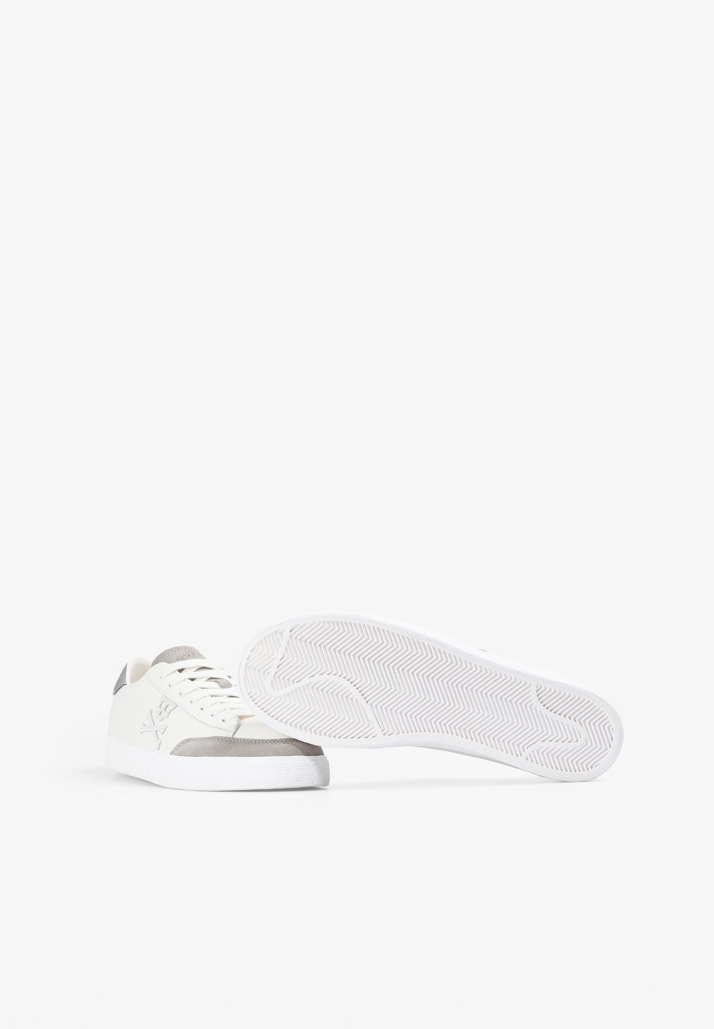 SNEAKERS WITH SIDE SKULL