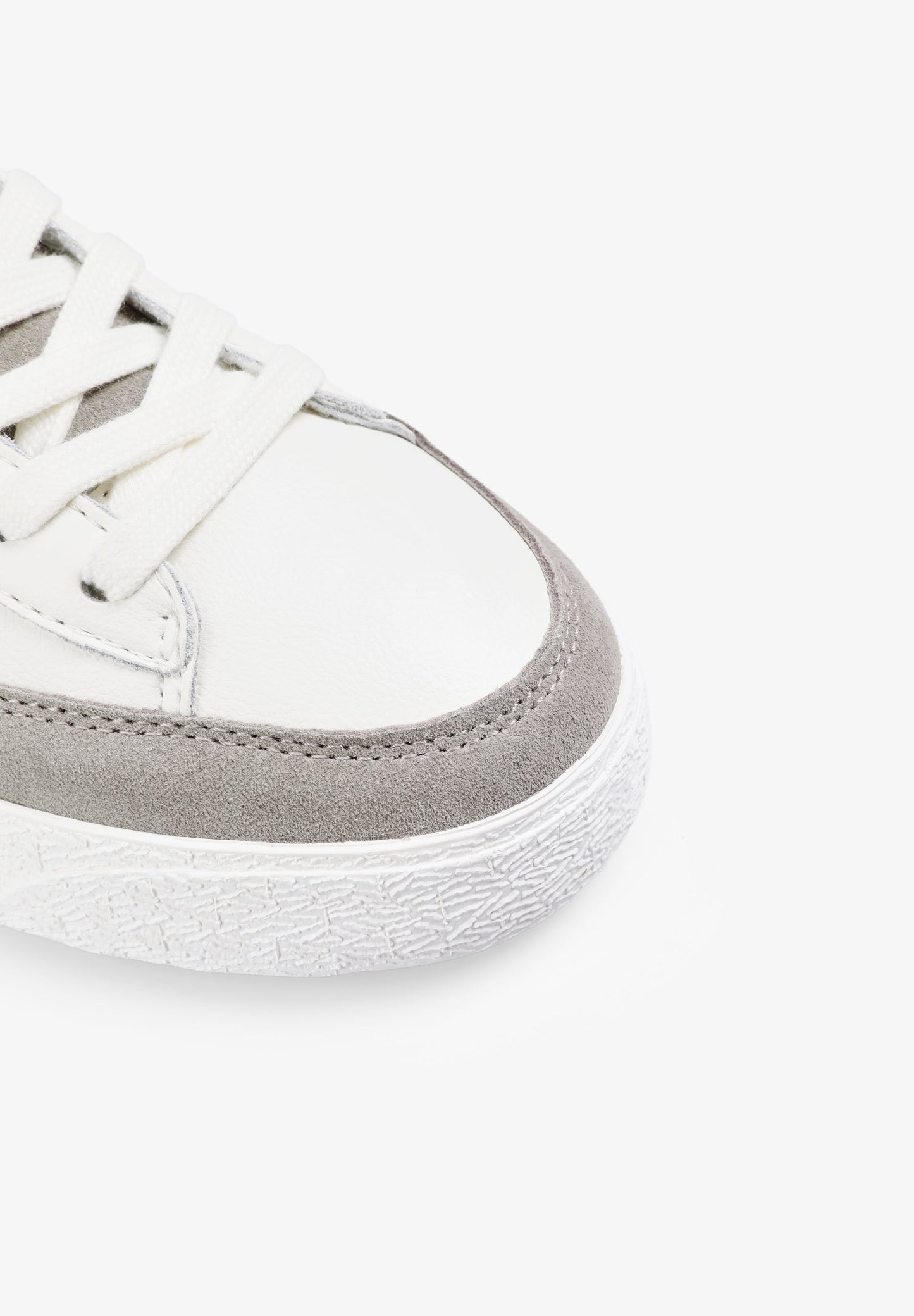 SNEAKERS WITH SIDE SKULL