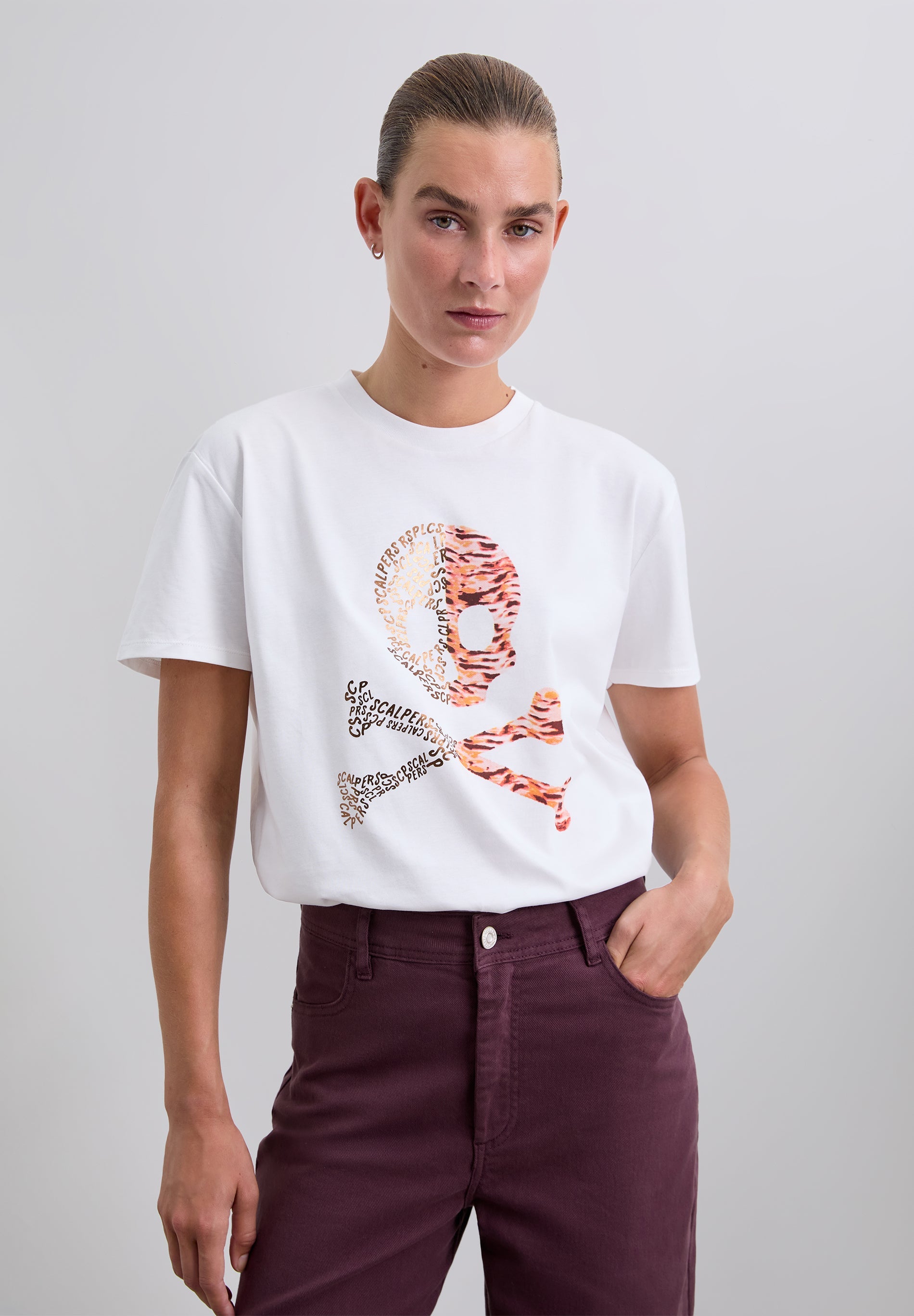 T-SHIRT WITH SKULL PRINT LOGO