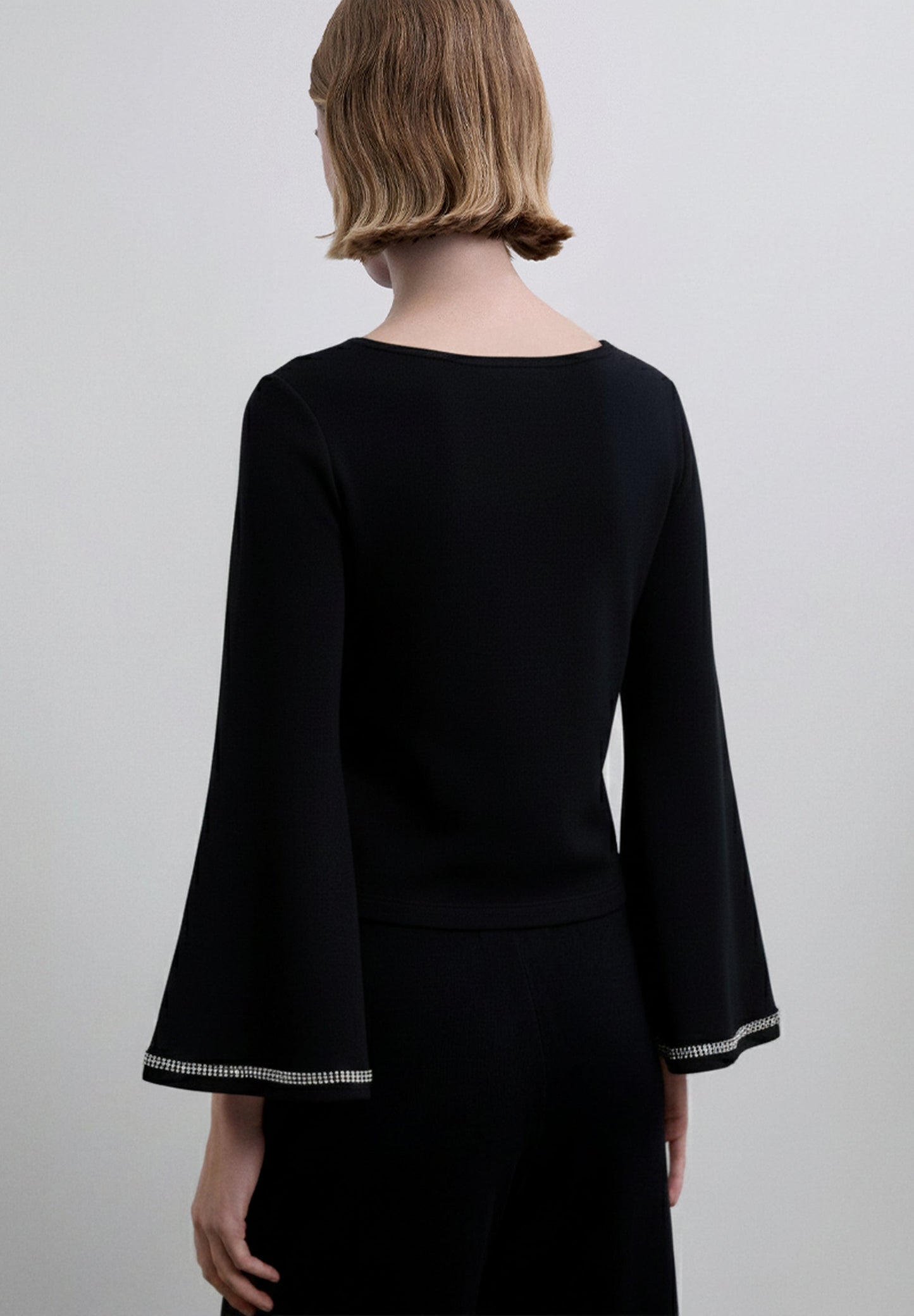 SCEMBELLISHMENT SWEATER