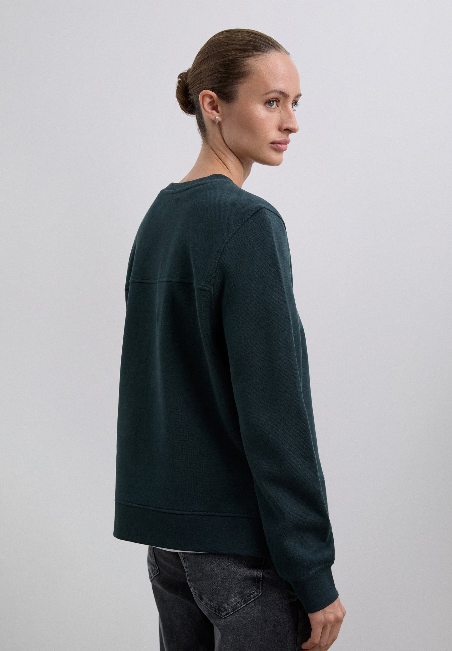 BASIC SKULL SWEATSHIRT