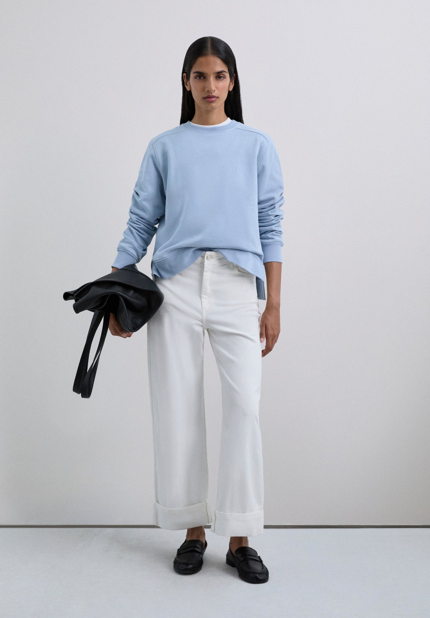 BASIC SKULL SWEATSHIRT