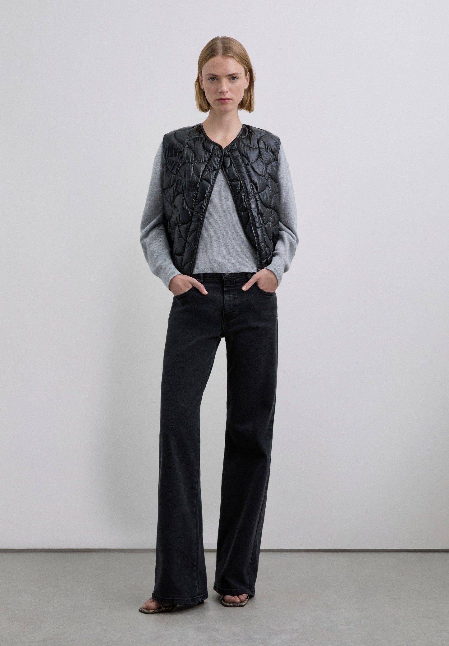 QUILTED GILET WITH STITCHING