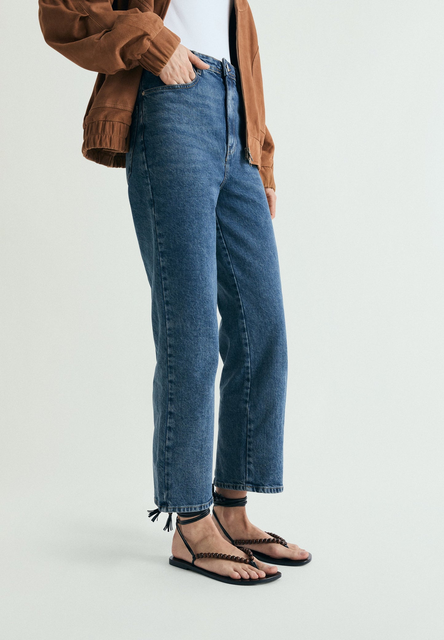 JEANS WITH BACK BUTTONS