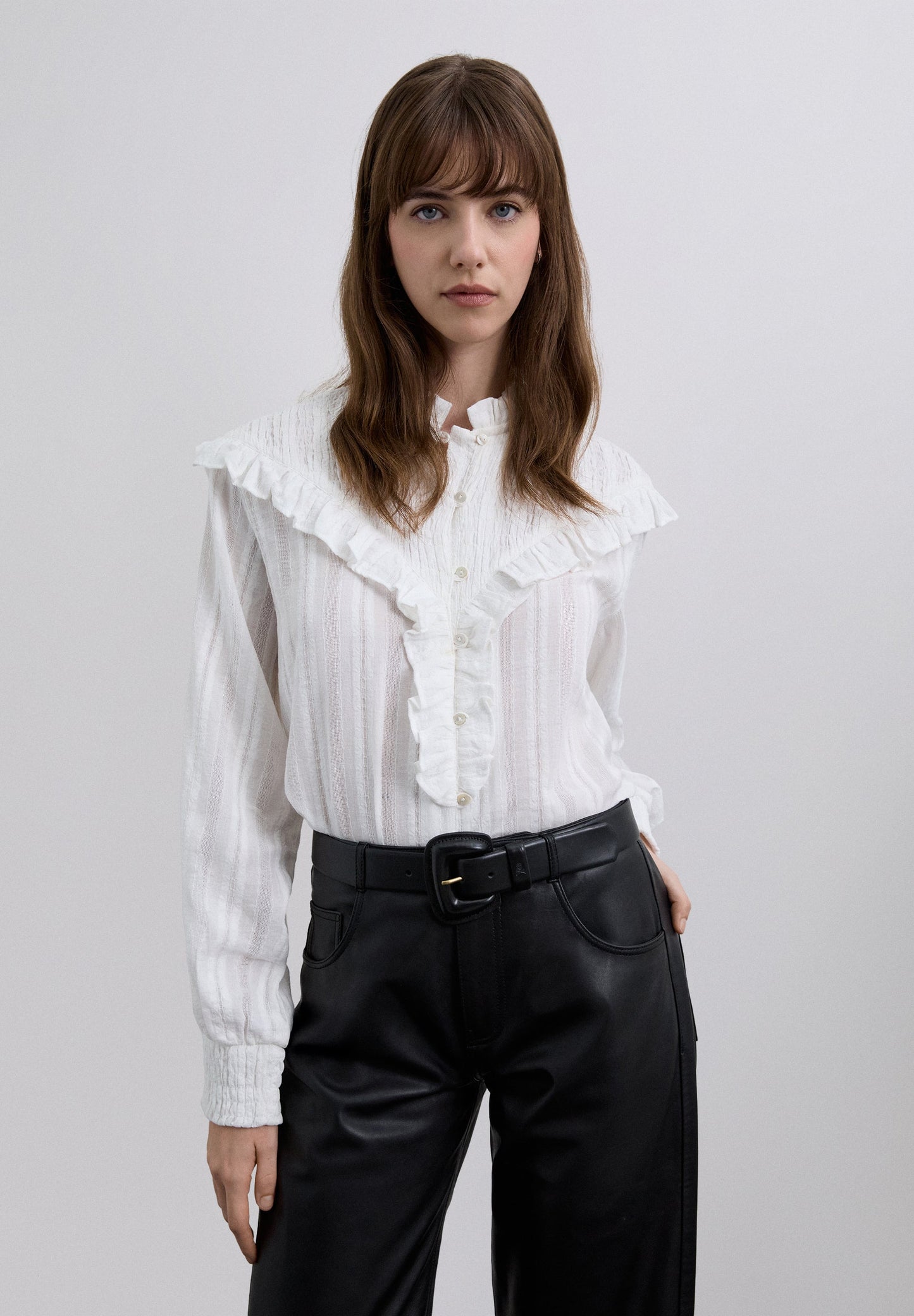 BLUSA FRUNCIDA CON VOLANTE - Scalpers