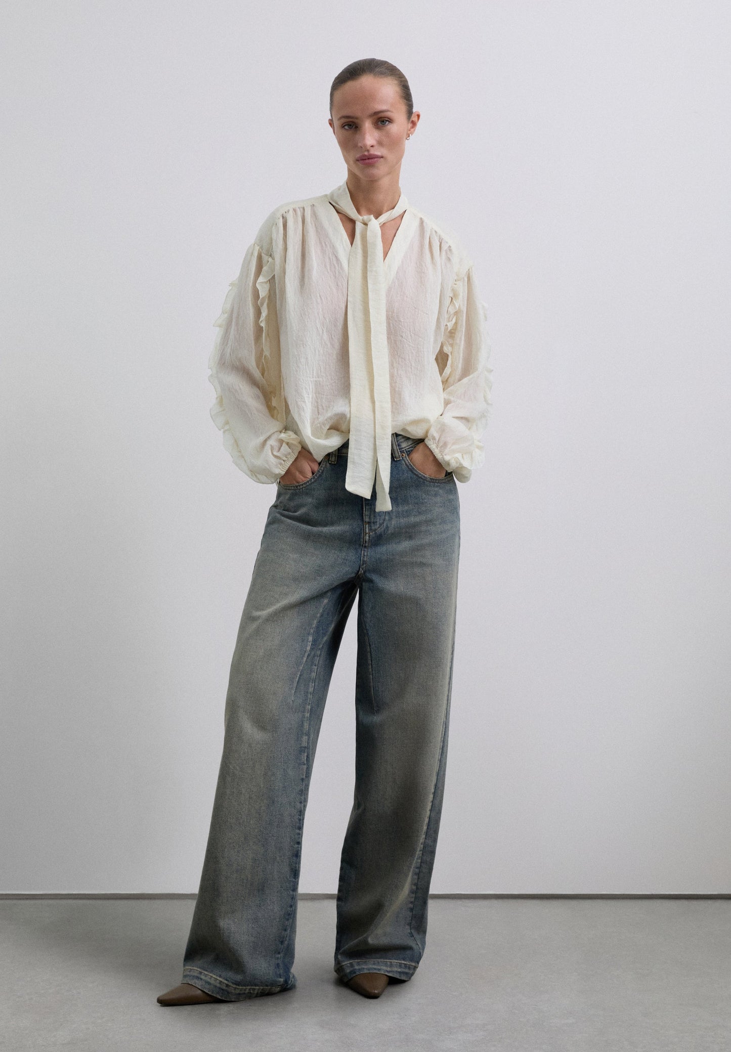 GATHERED BLOUSE WITH TIE DETAIL