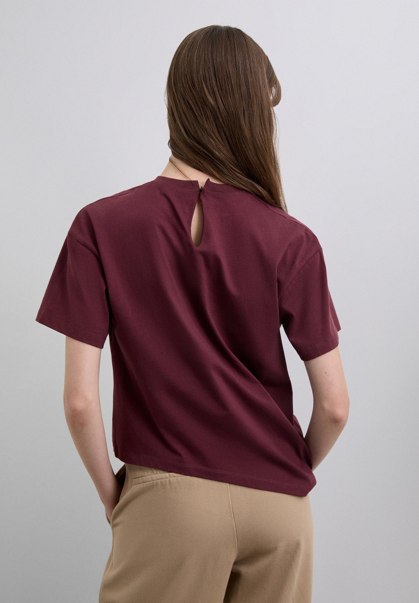 CAMISETA ASIMÉTRICA CUELLO REDONDO - Scalpers