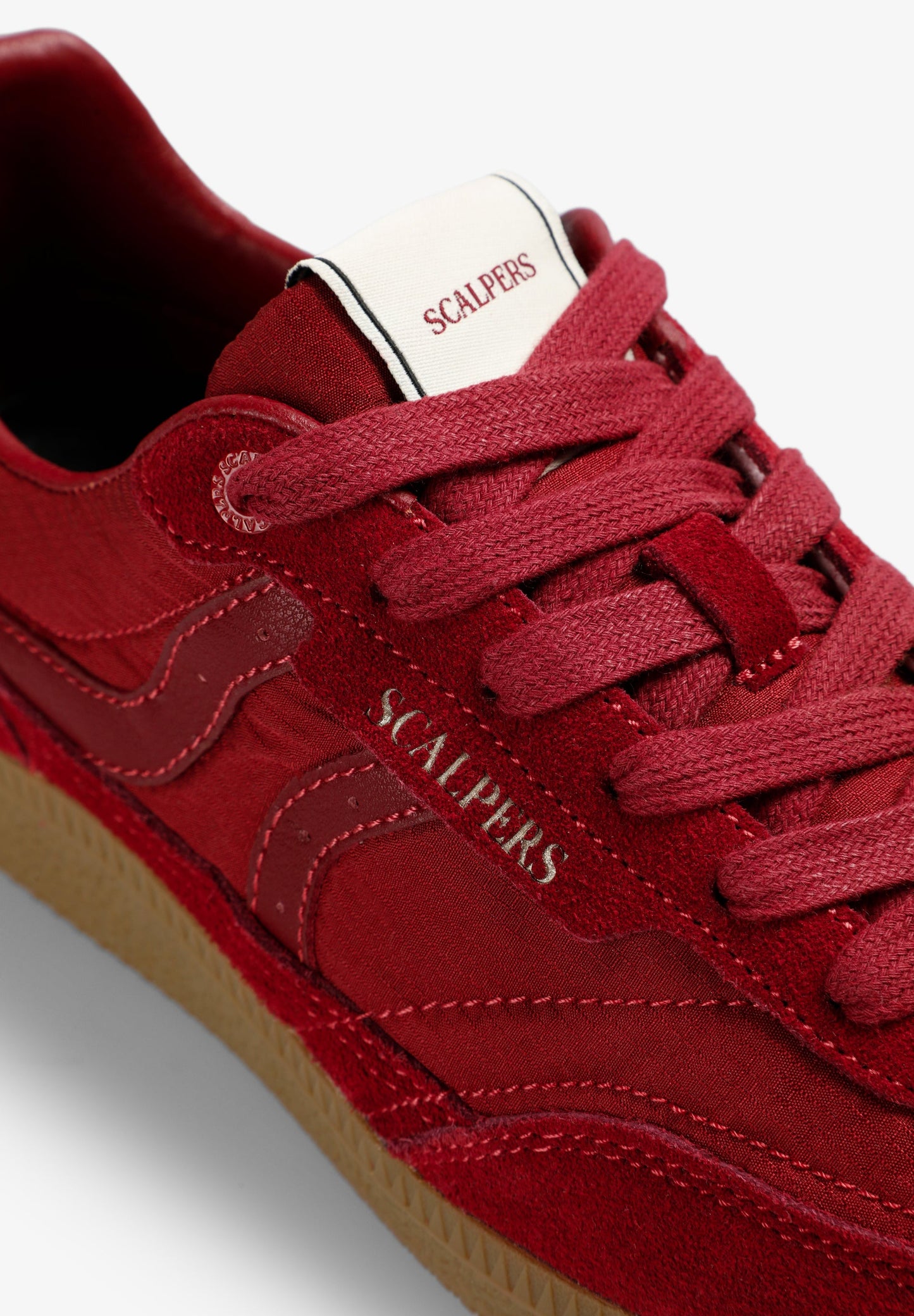 CONTRAST RETRO SNEAKERS