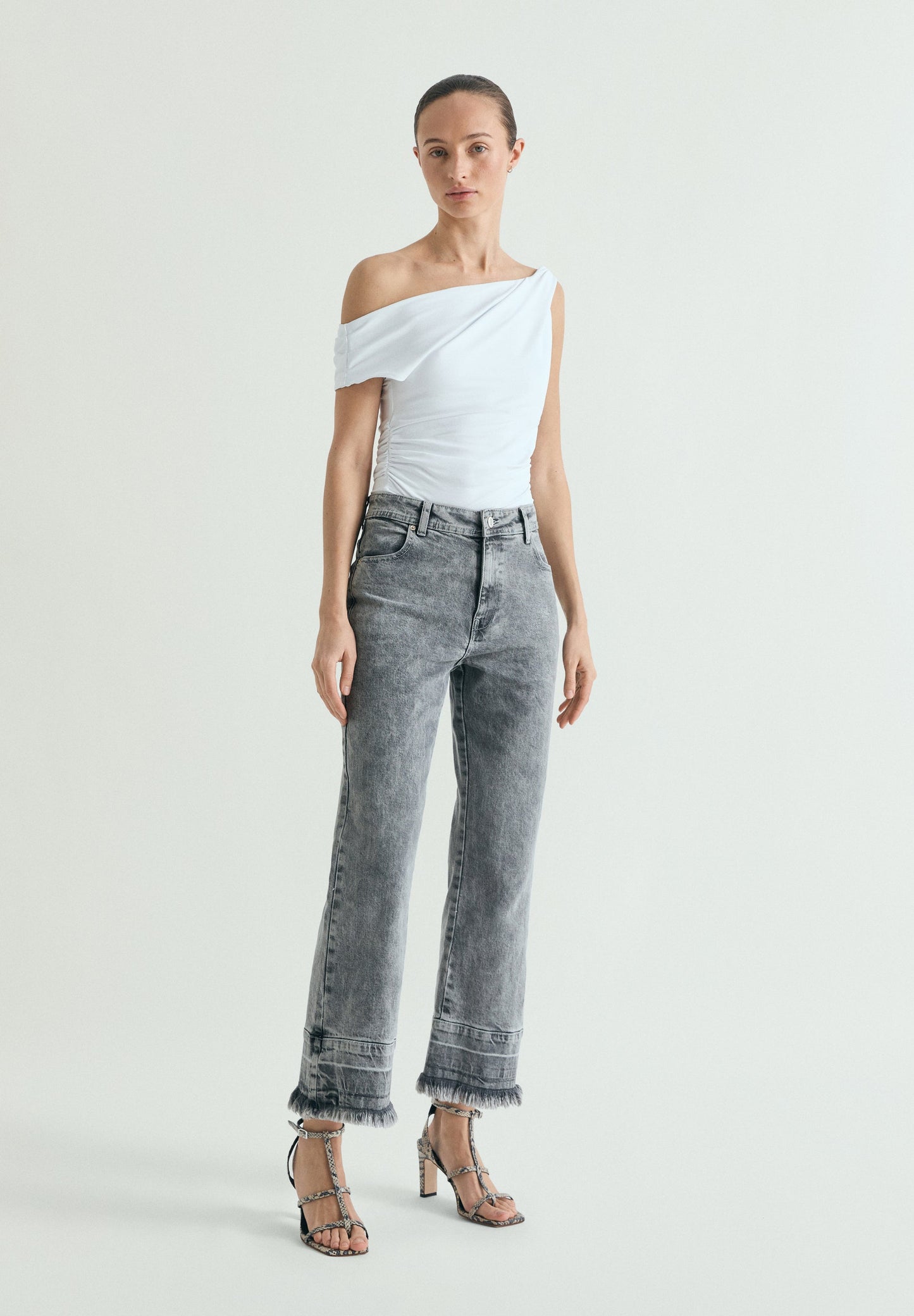 FADED FRAYED EDGE JEANS