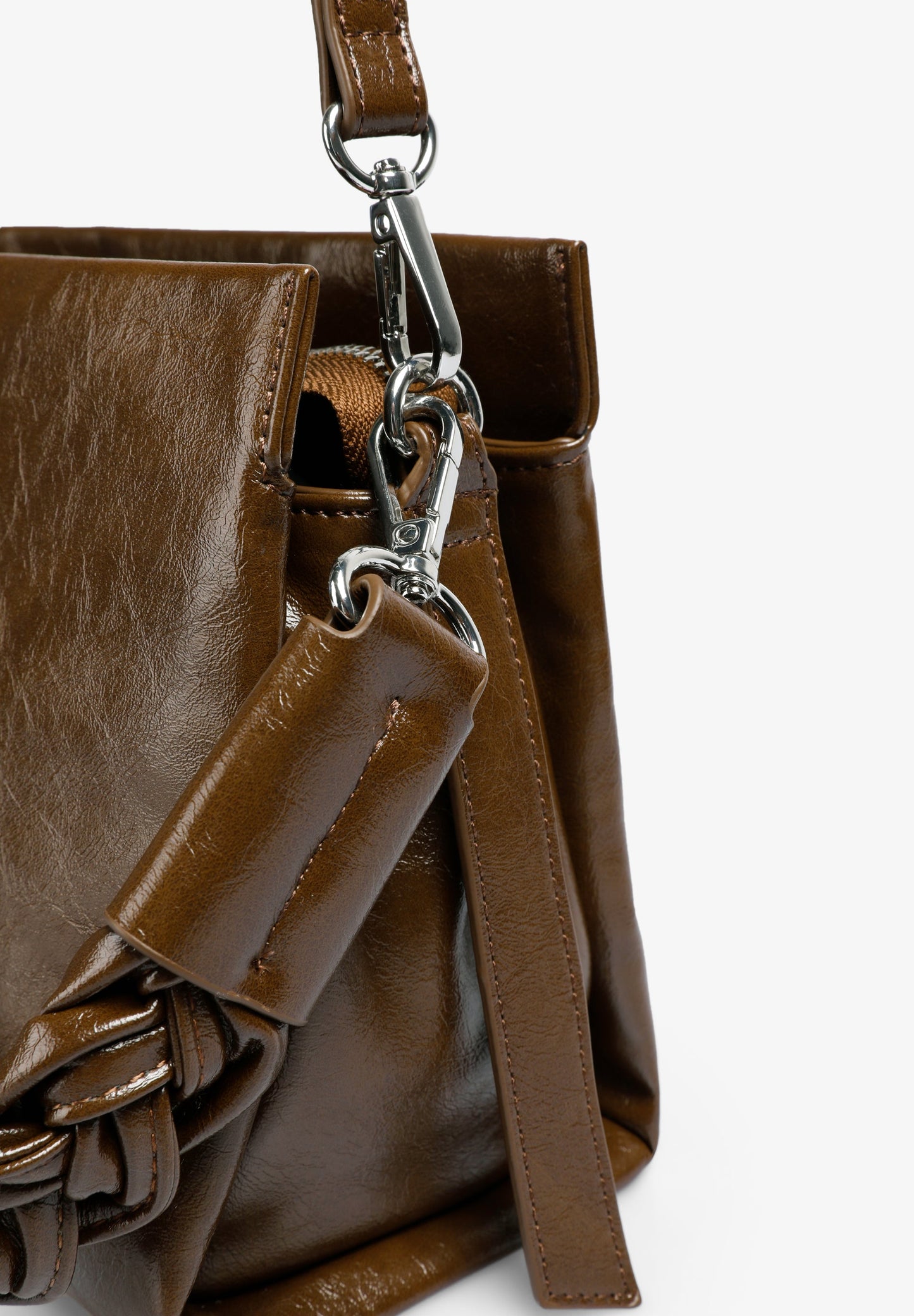 EMBROIDERED SKULL BAG