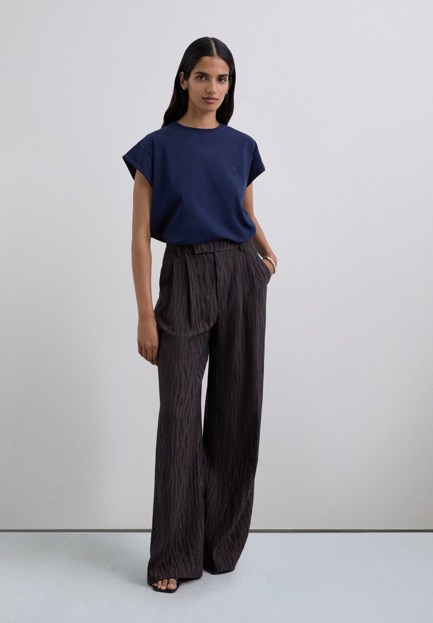 SCNOS SCPLAIN SKULL TEE