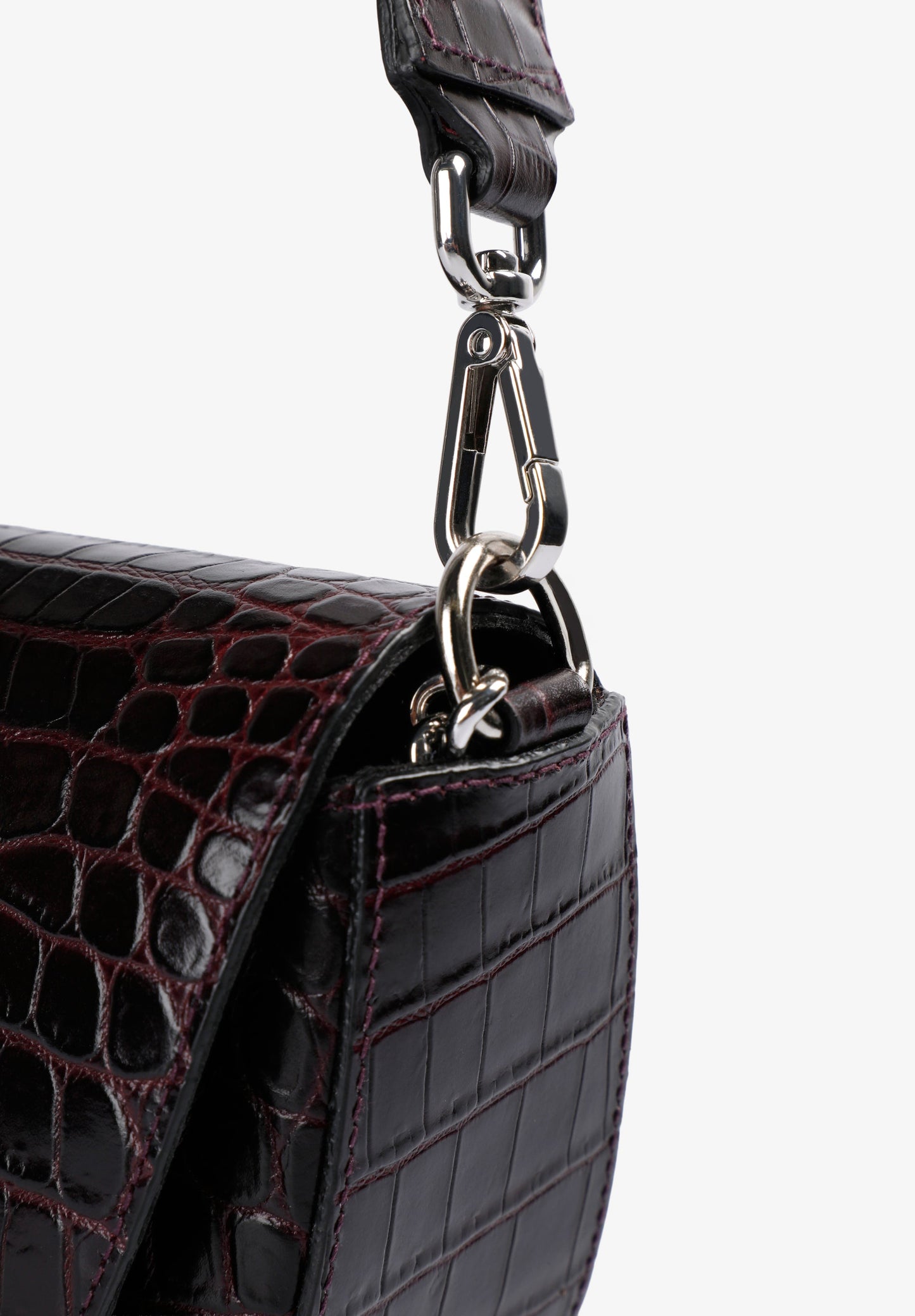 EMBOSSED LEATHER BAG WITH CHAIN