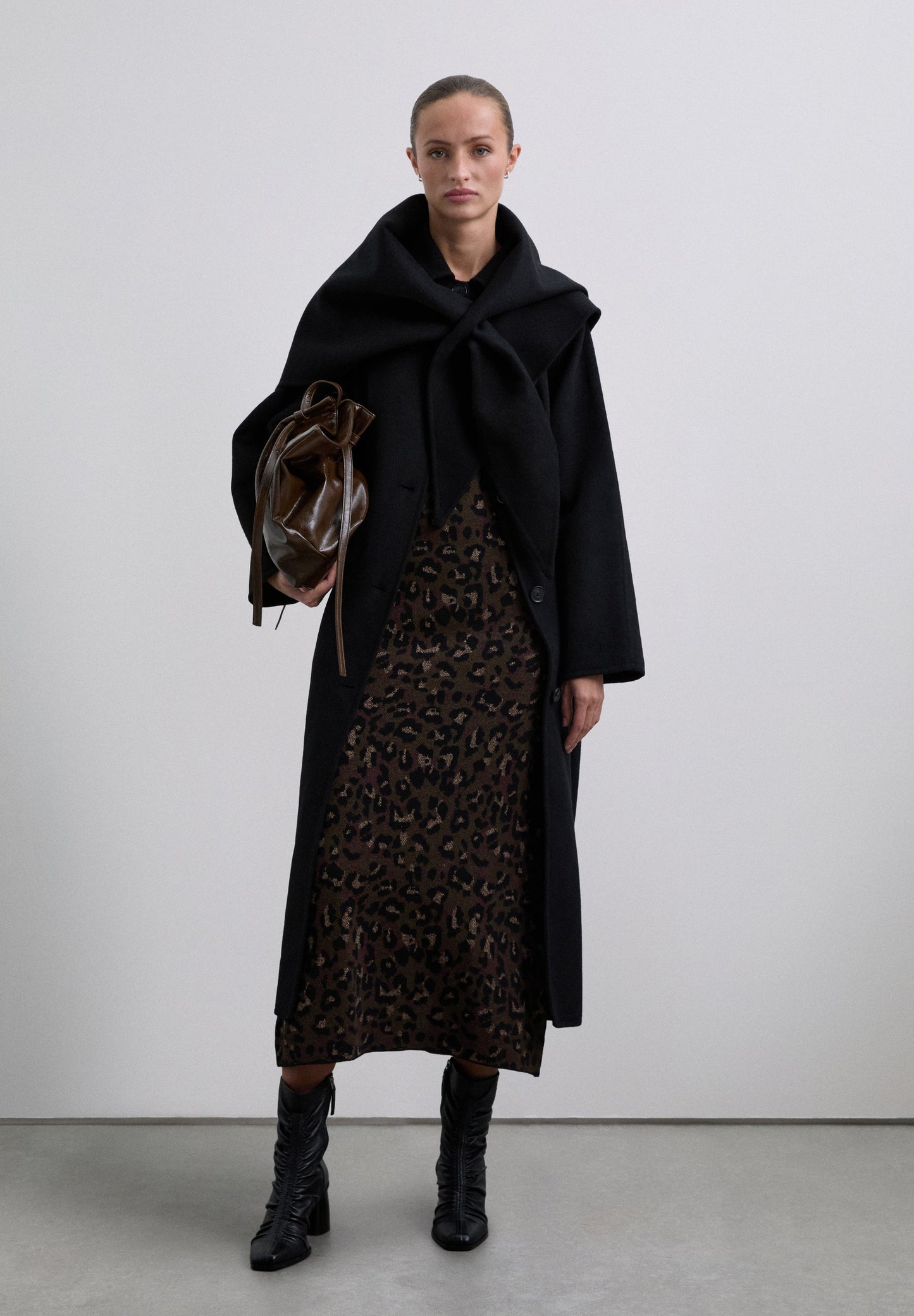 SCHANDMADESCARF COAT