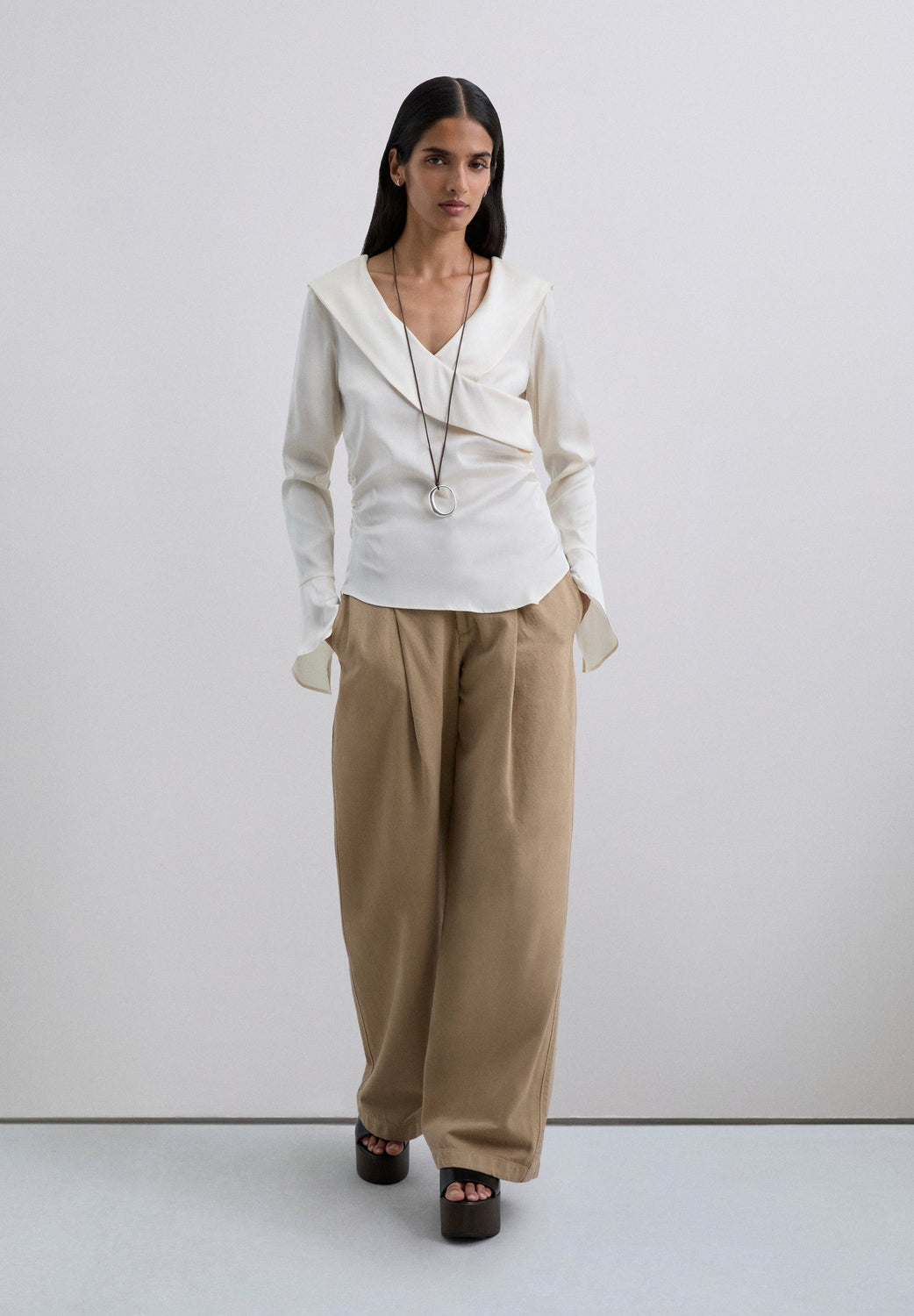 CAMISA SATINADA ASIMÉTRICA - Scalpers