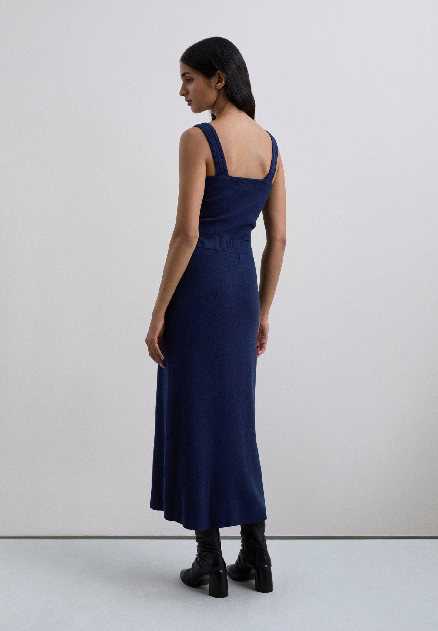 KNIT MIDI SKIRT WITH BUTTON