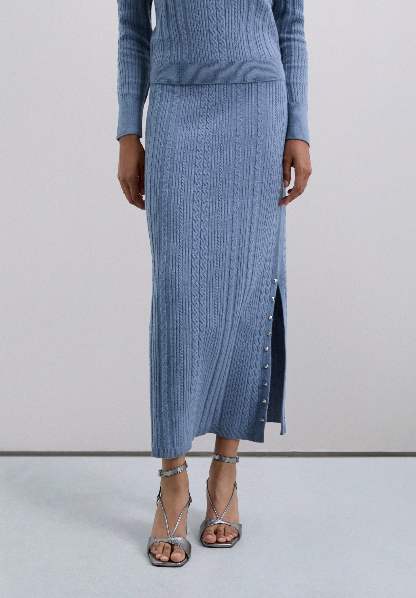 CABLE KNIT SKIRT WITH SLIT