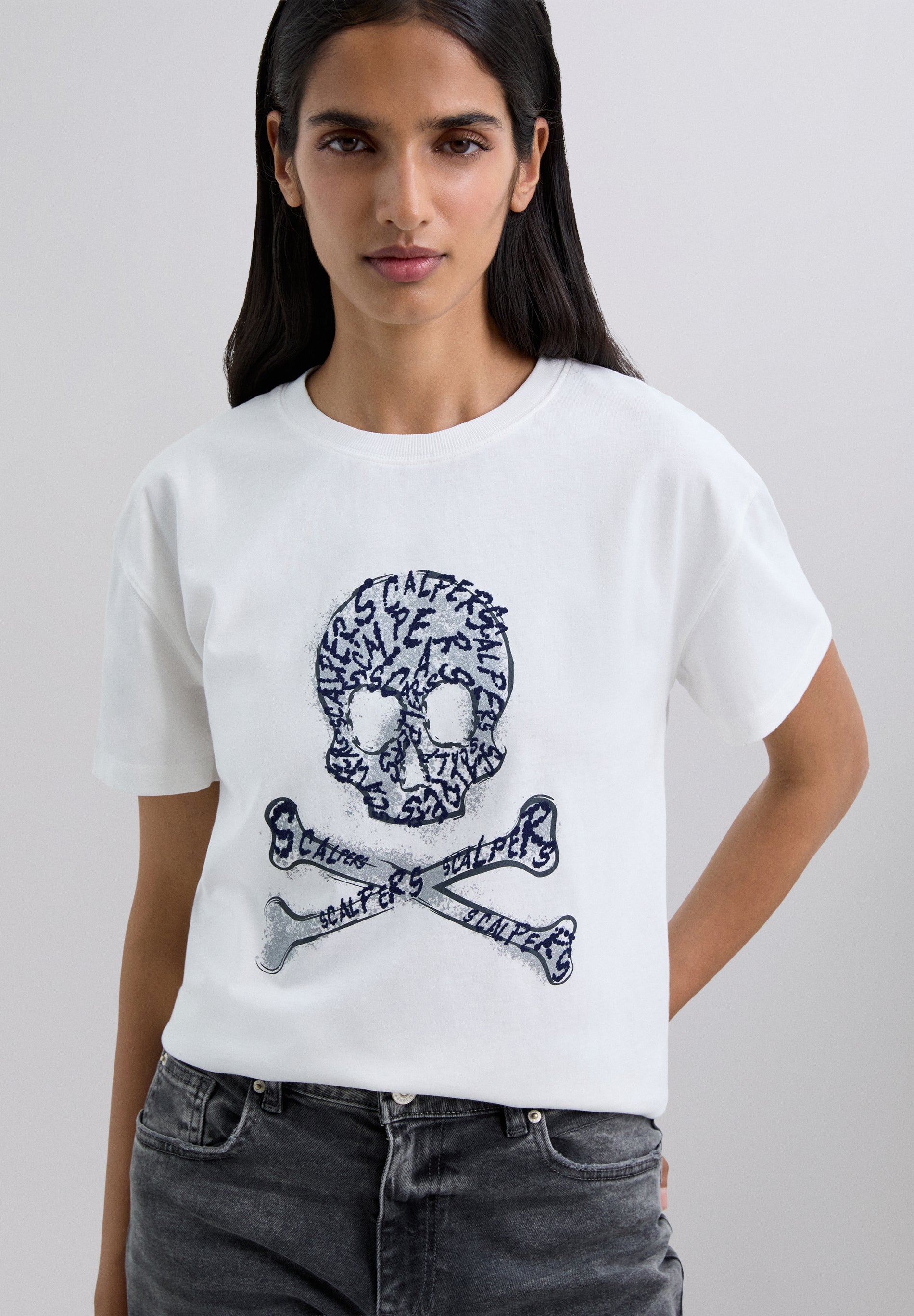 T-SHIRT WITH SKULL PRINT LOGO