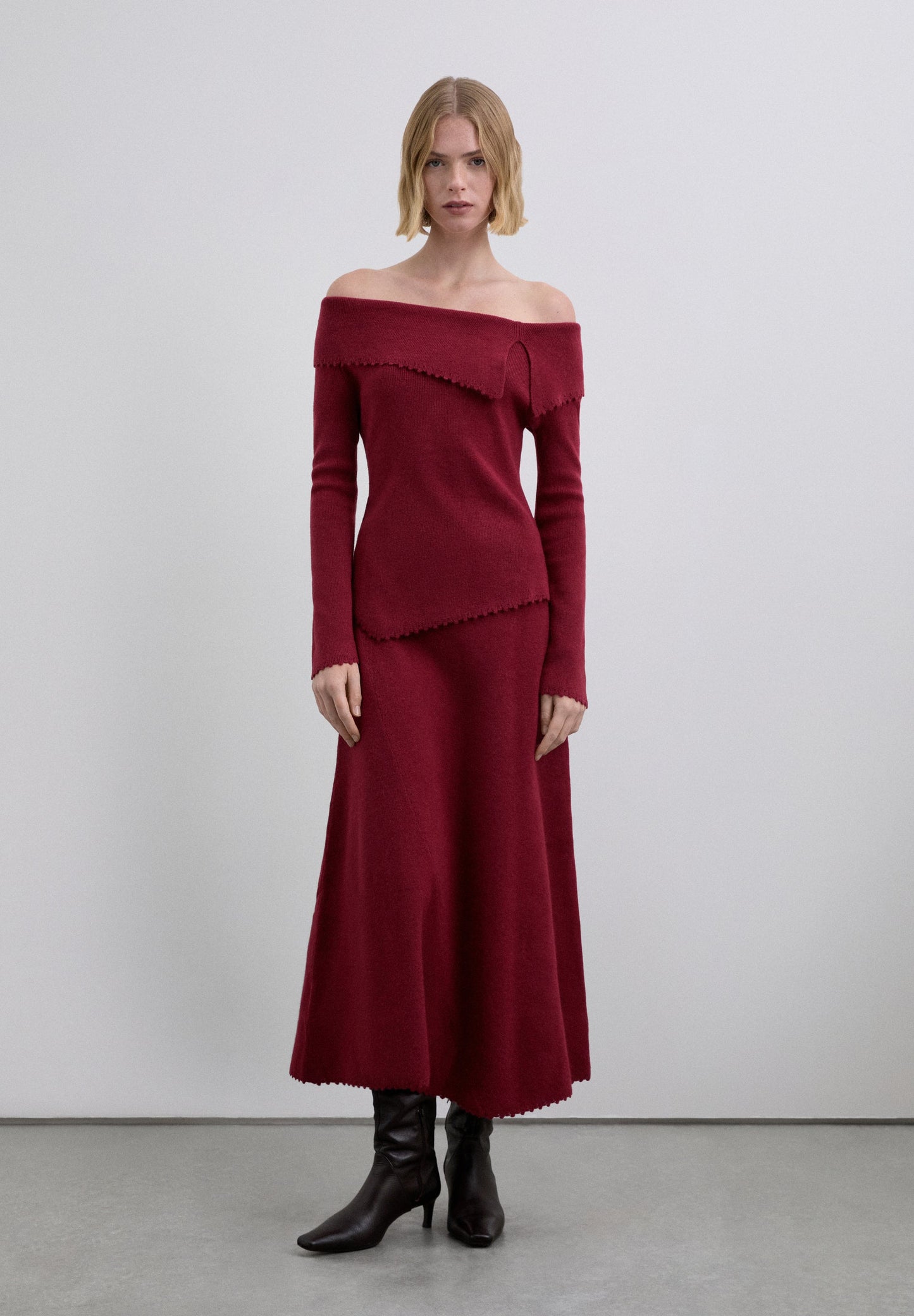 OFF-SHOULDER SWEATER