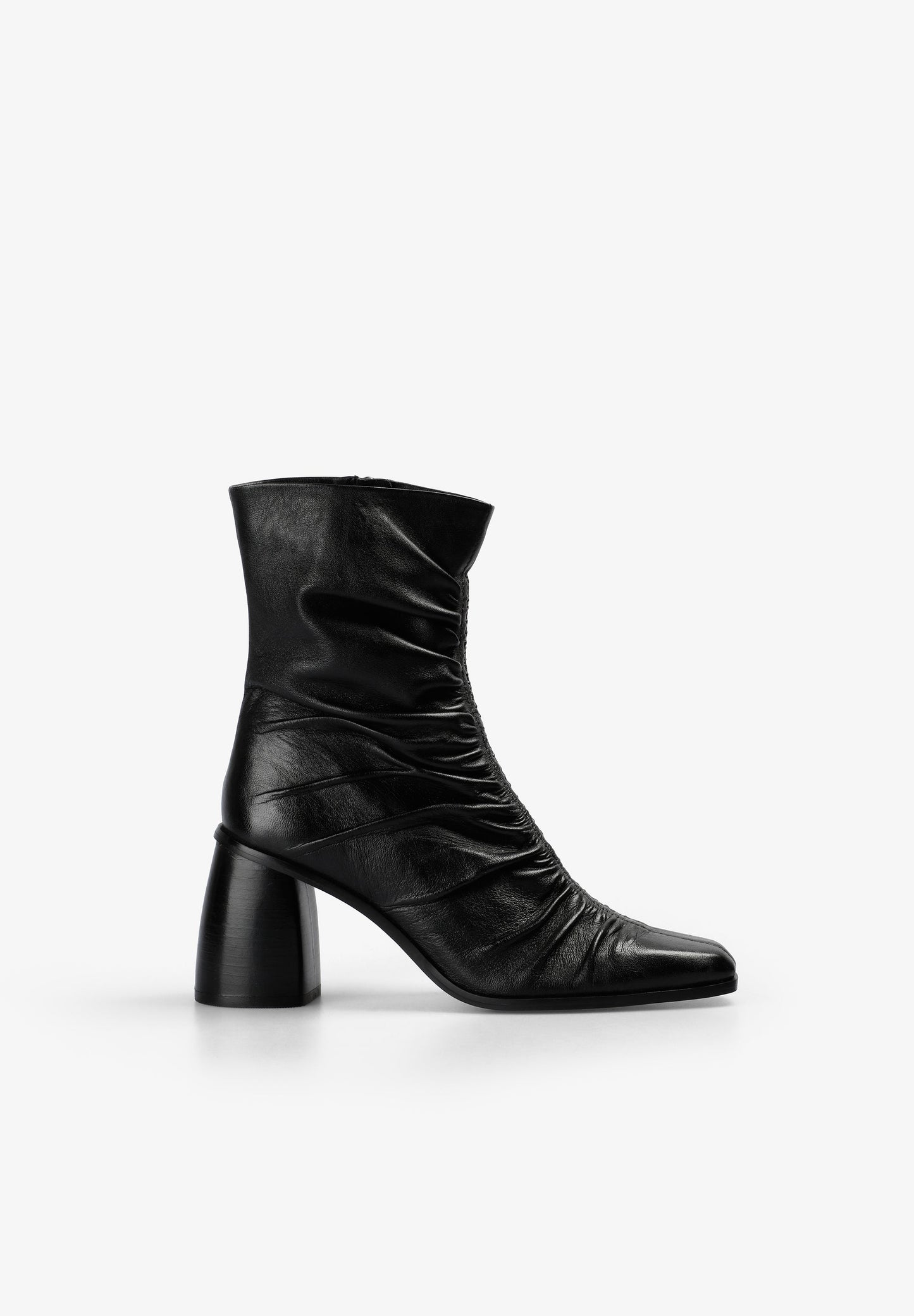 GATHERED LEATHER BOOT