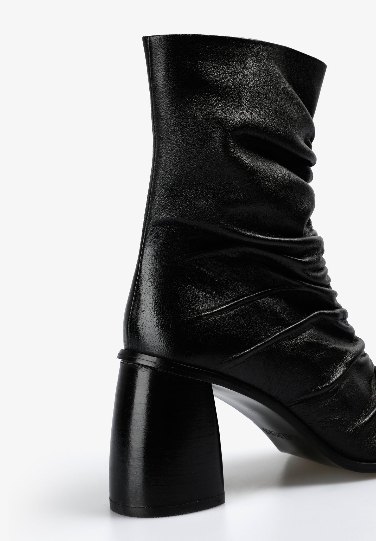 GATHERED LEATHER BOOT