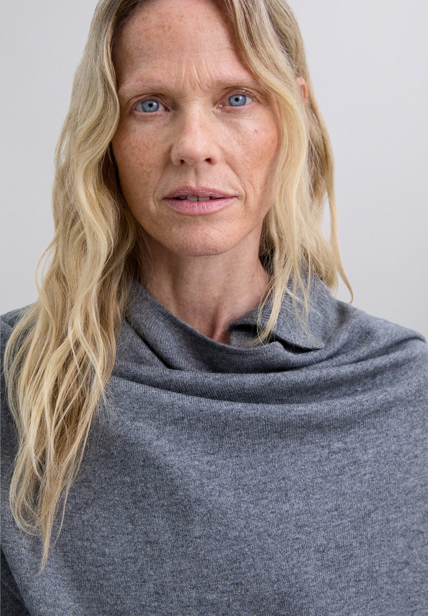 SCMAXITRIANGLE SCARF