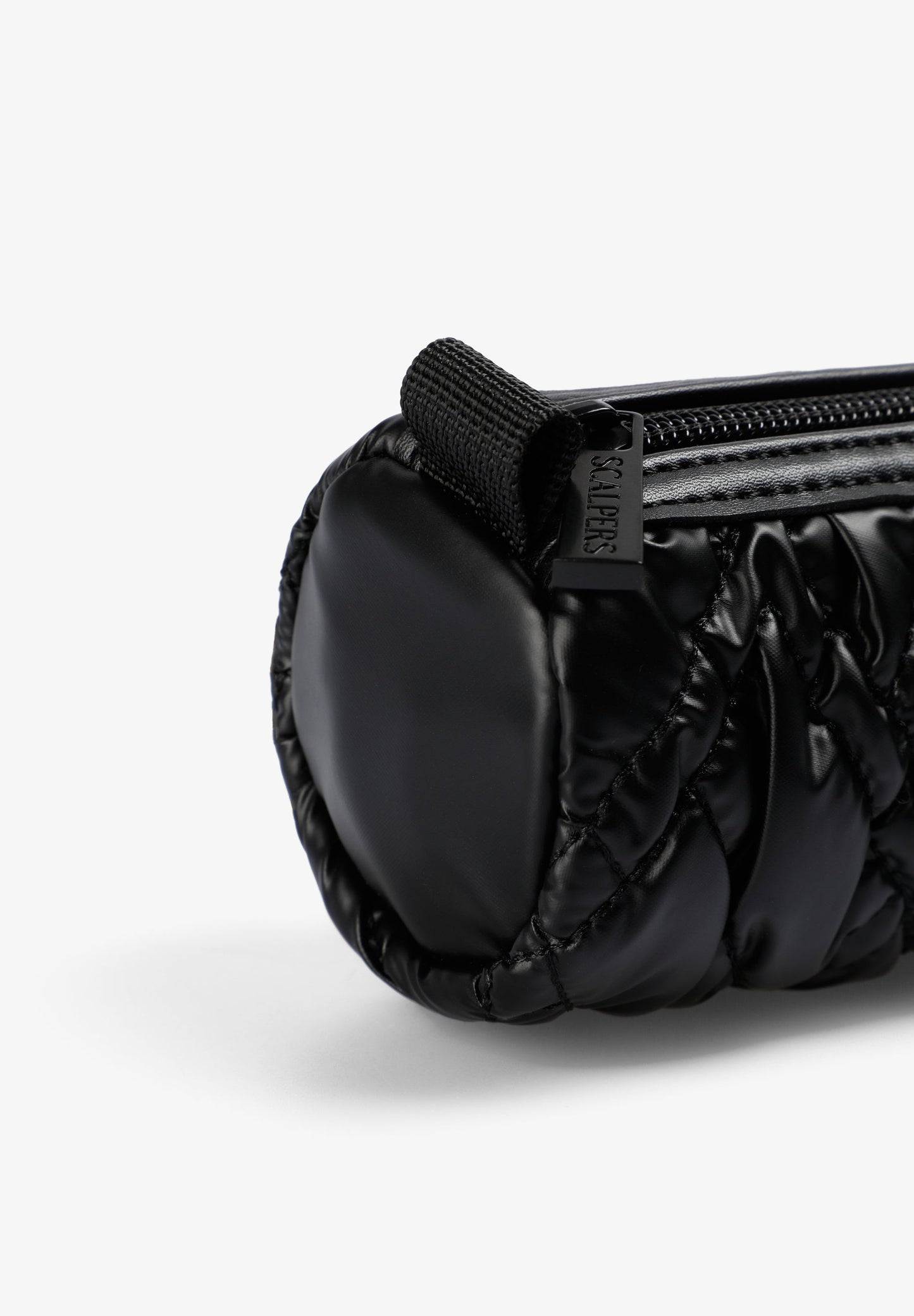 QUILTED TOILETRY BAG WITH SKULL