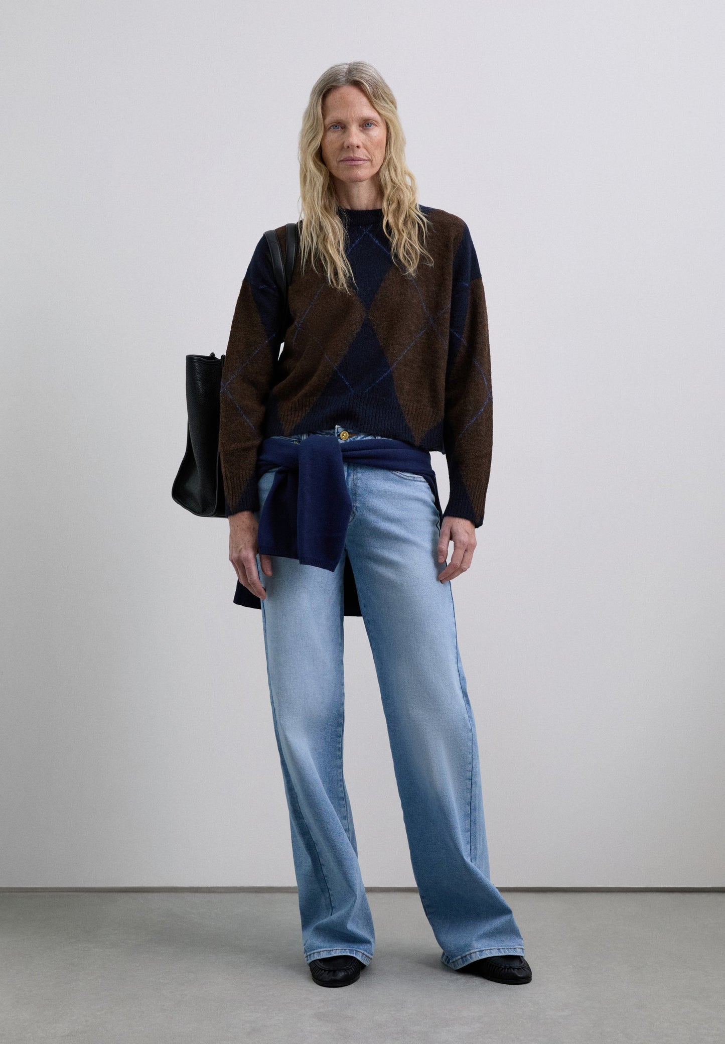 DIAMOND PATTERN SWEATER