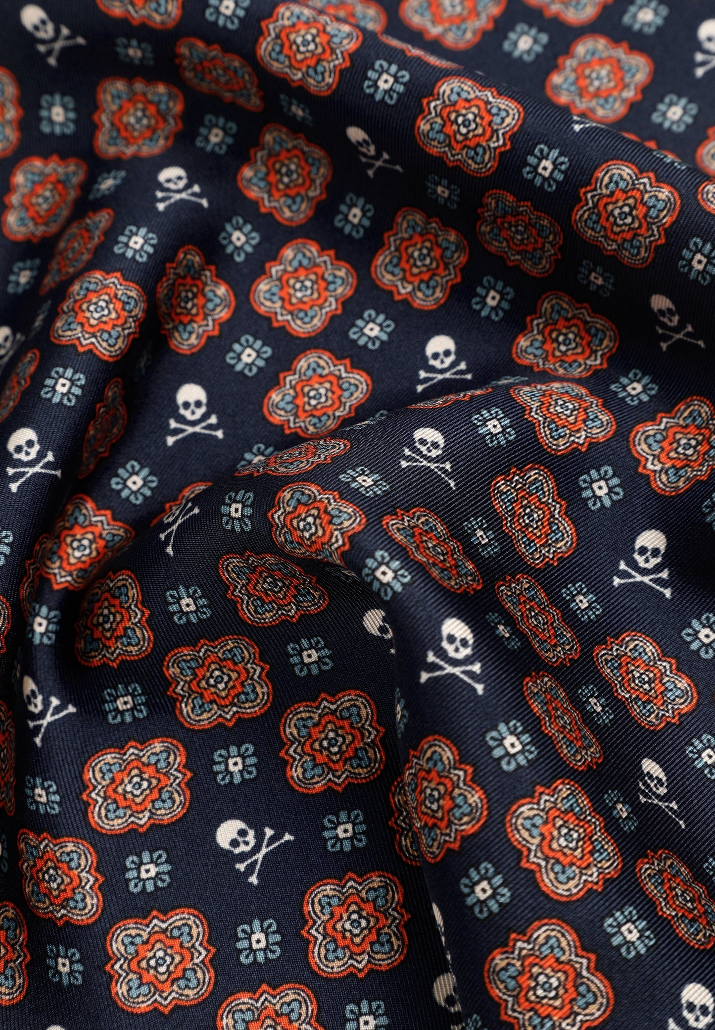 SILK SKULL PRINT POCKET SQUARE